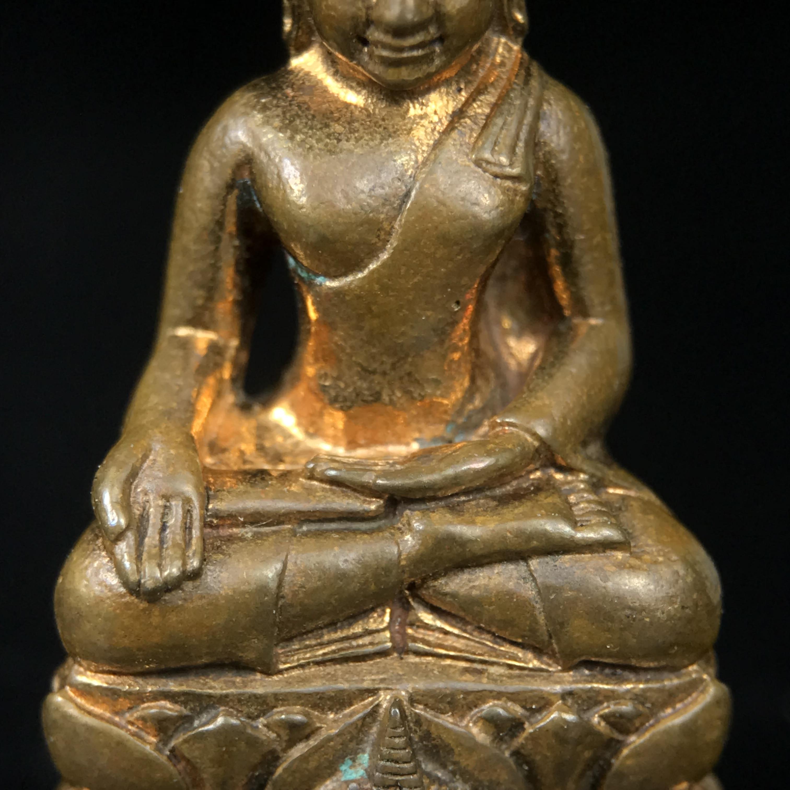 พระกริ่งไพรีพินาศ บรรจุเหล็กไหล ครั้งแรกและครั้งเดียวในประวัติศาสตร์ เฉลิมพระเกียรติ พระบาทสมเด็จพระเจ้าอยู่หัวรัชกาลที่9 พระชนมพรรษา 6 รอบ ปี2542 เนื้อสัมฤทธิ์(บรรจุเหล็กไหล)ดีนอก-ดีใน พิธีใหญ่ มวลสารเด่น (หายาก)