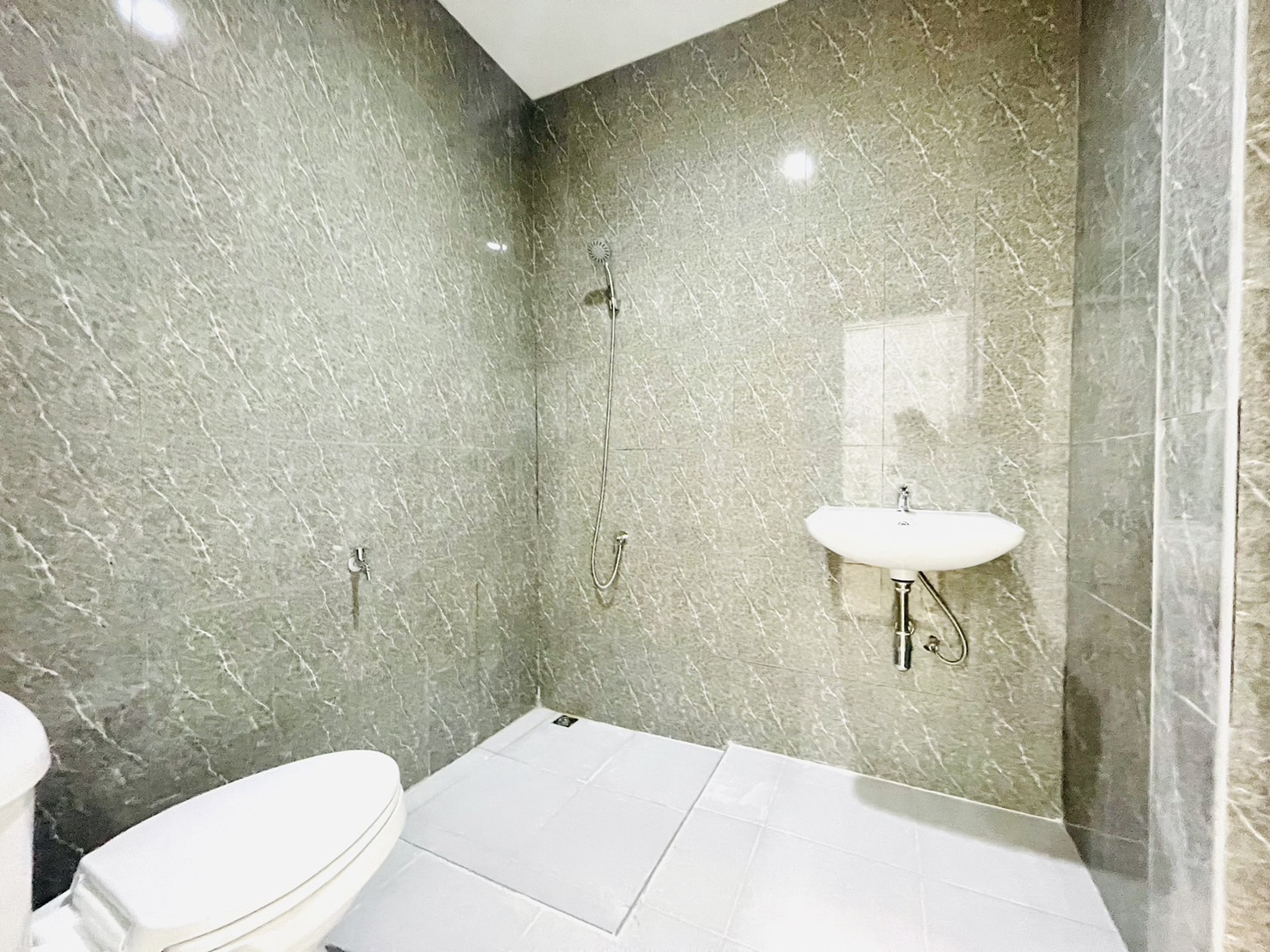 For Sales : Kohkeaw, Town Home @Chaofa Garden Home, 3 Bedrooms 2 Bathrooms