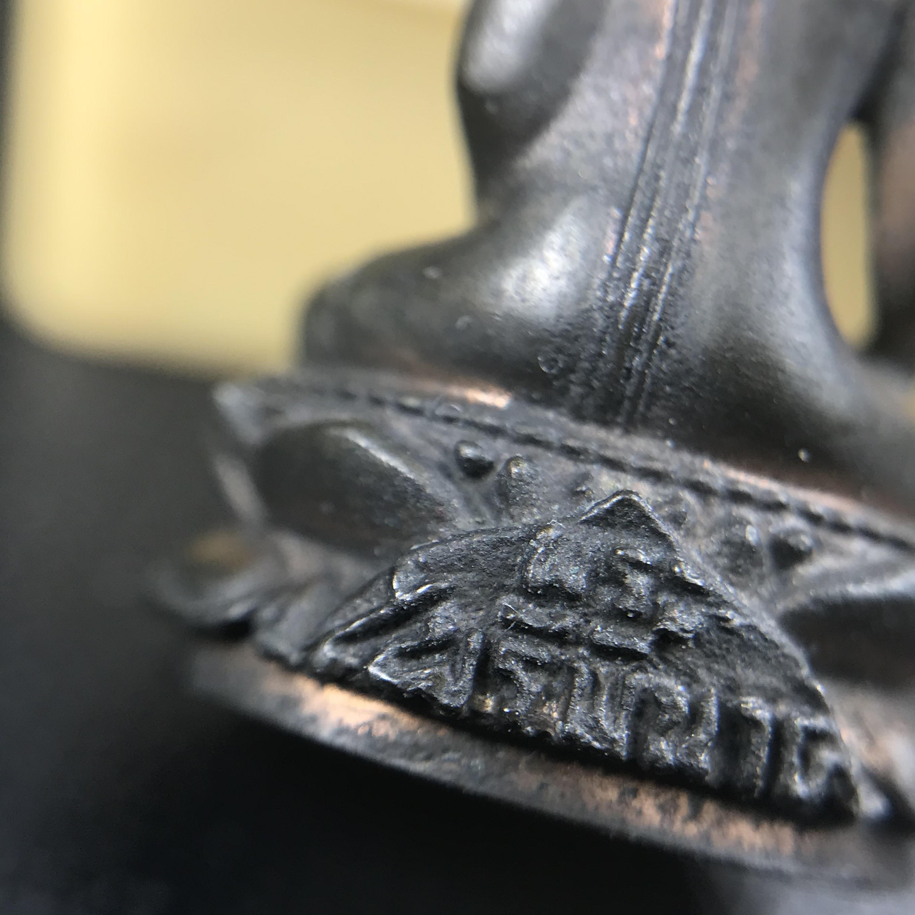 พระกริ่งไพรีพินาศ(รุ่นแรก สมเด็จพระญาณสังวร) วัดเพชรวราราม รุ่นเขาค้อ เนื้อนวโลหะ ตอกโค้ต ปี2520 จ.เพชรบูรณ์(1ใน2309 องค์)