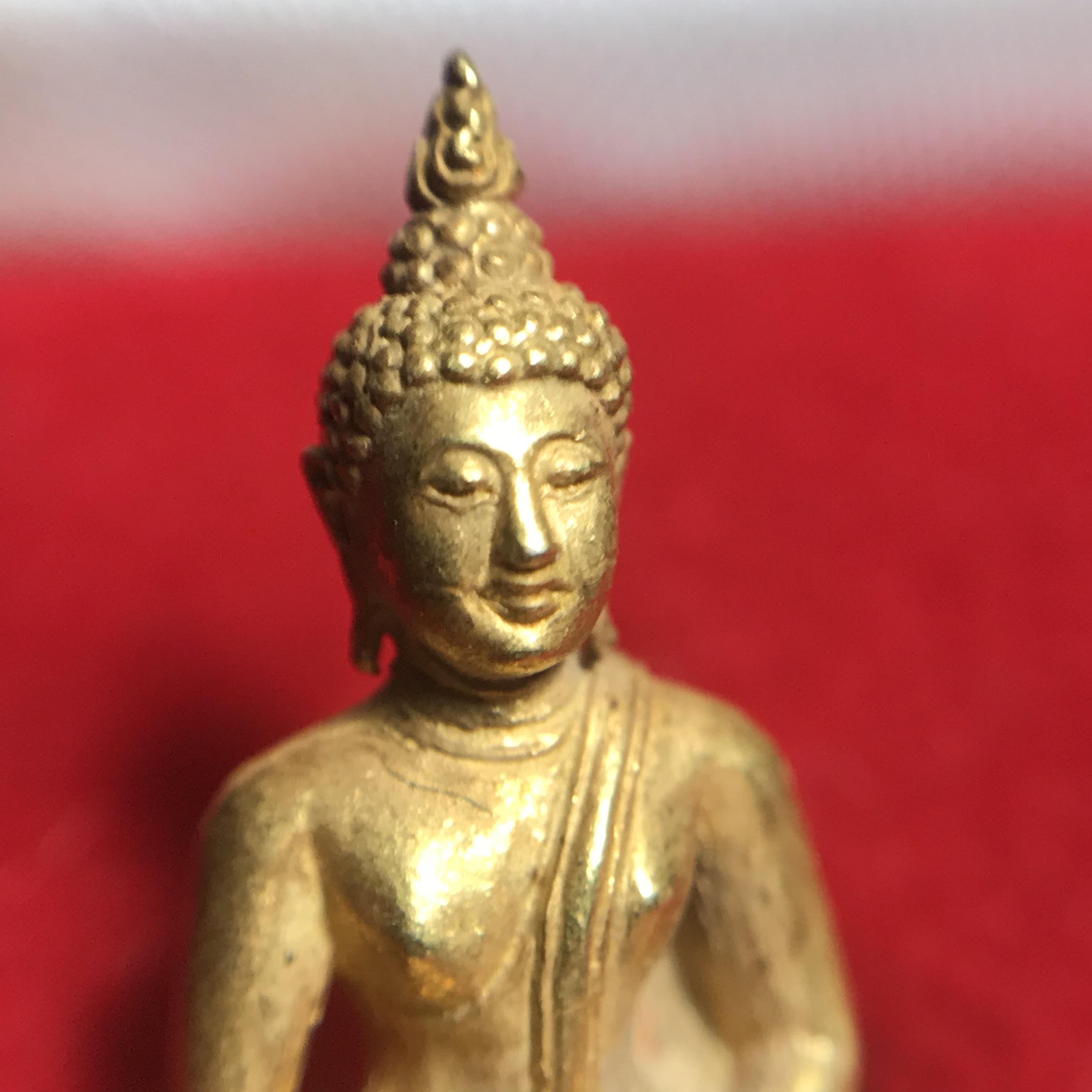 พระเครื่องปางสมาธิ 90พรรษาสมเด็จย่า ปี2533 เนื้อทองคำ (ในหลวงรัชกาลที่9เสด็จในพิธี)