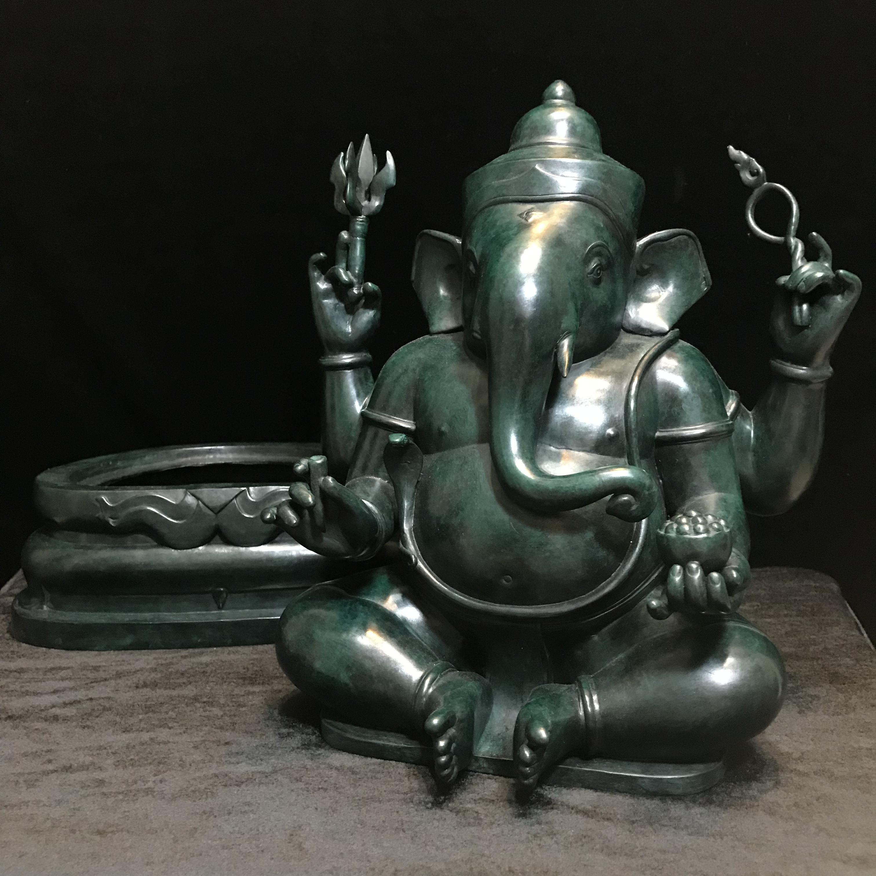 พระพิฆเนศวร 65 ปี คณะจิตรกรรม มหาวิทยาลัยศิลปากร ปี2551 ลอยองค์เนื้อสำริดขนาดหน้าตัก 9 นิ้ว(เนื้อสำริดเขียวพลาติน่า)