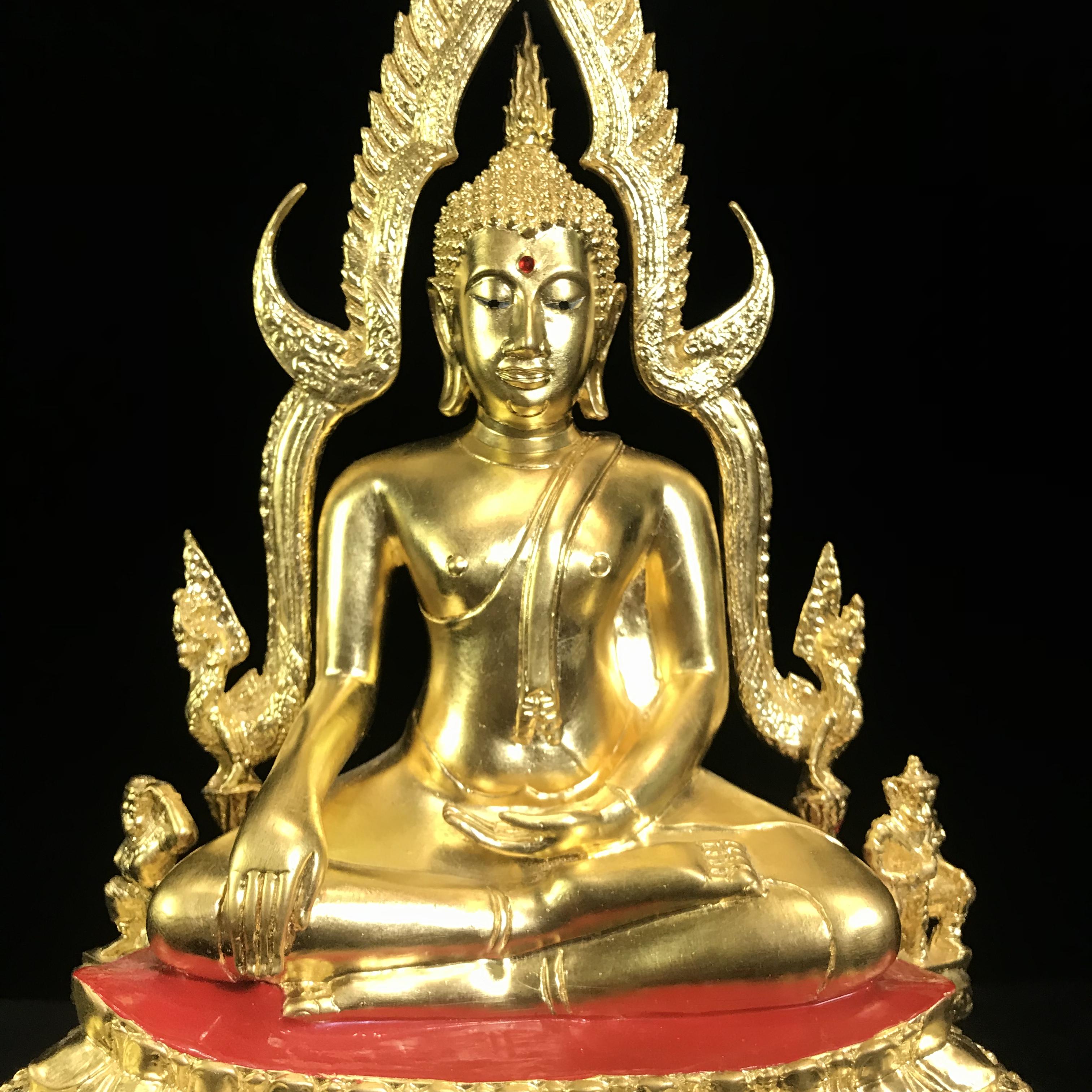 พระพุทธชินราช ญสส. วัดพระศรีมหาธาตุ จ.พิษณุโลก ปี2543 ขนาดหน้าตัก 7นิ้ว ลงรักปิดทองฐานประดับกระจก พิธีใหญ่ รุ่นแรกและรุ่นเดียวที่ หลวงปู่หมุน ฐิตสีโล วัดบ้านจาน มาร่วมปลุกเสก(1 ใน 999องค์)