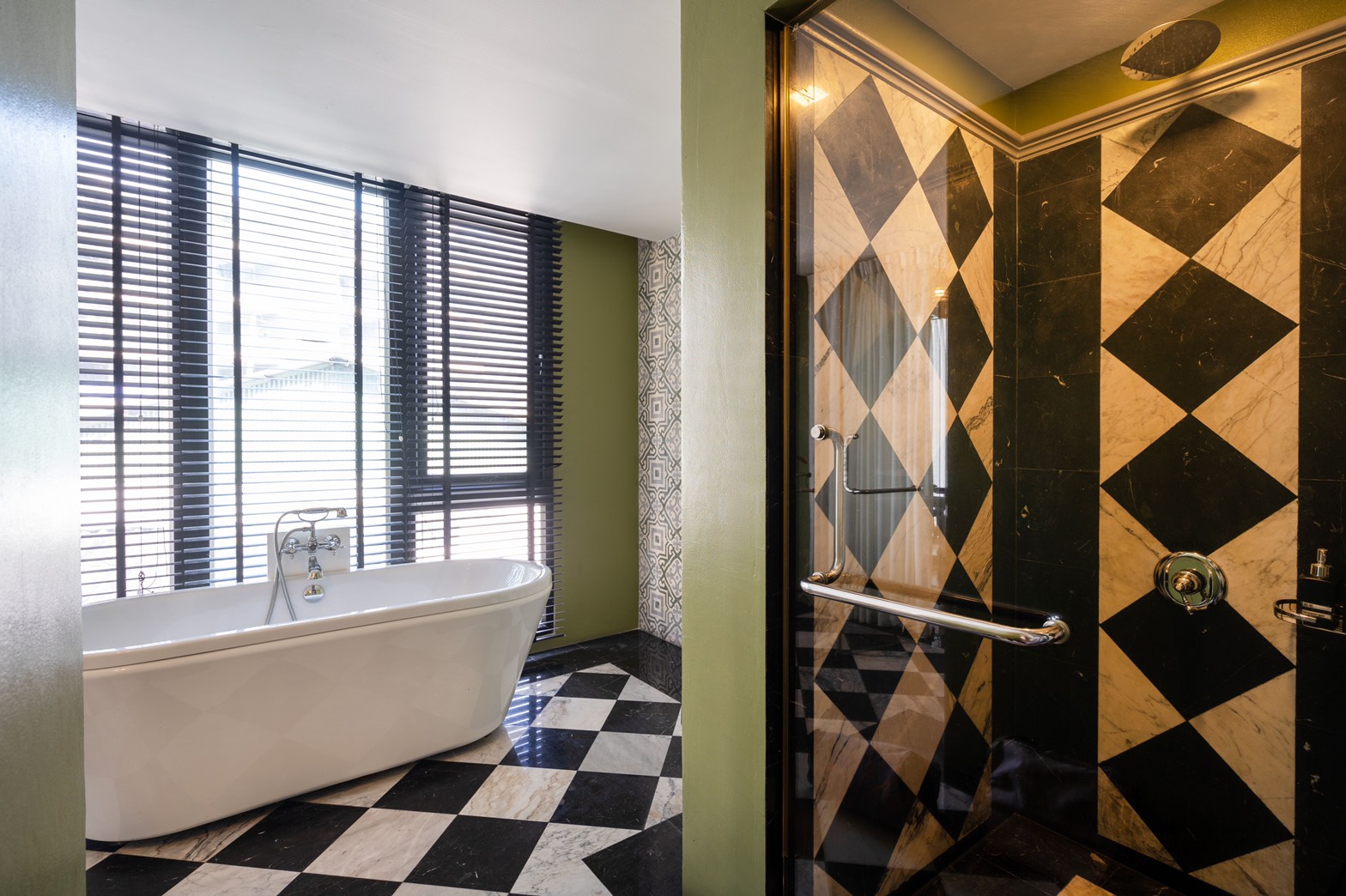 For Rent : Patong, Sea front Apartment, Studio unit. 1 Bedrooms