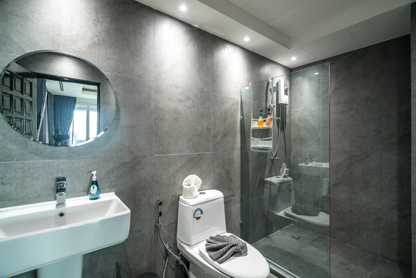 For Sale : Patong Private Pool Villa, 4 bedrooms 4 Bathrooms, Sea view.