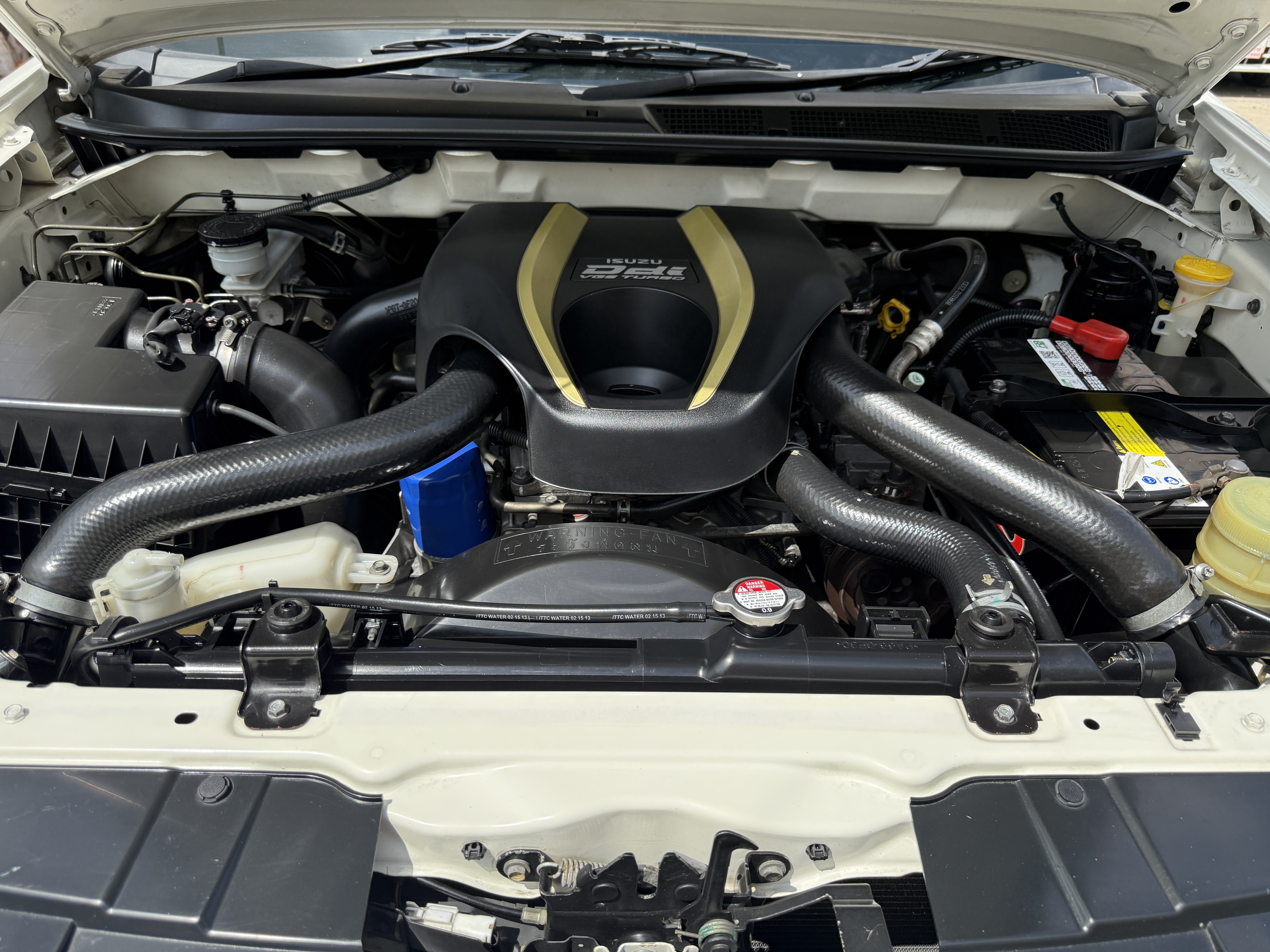 Isuzu Dmax All New 4ประตู Hilander 2.5 Vgs Z Dvd 2013 ขาวมุก