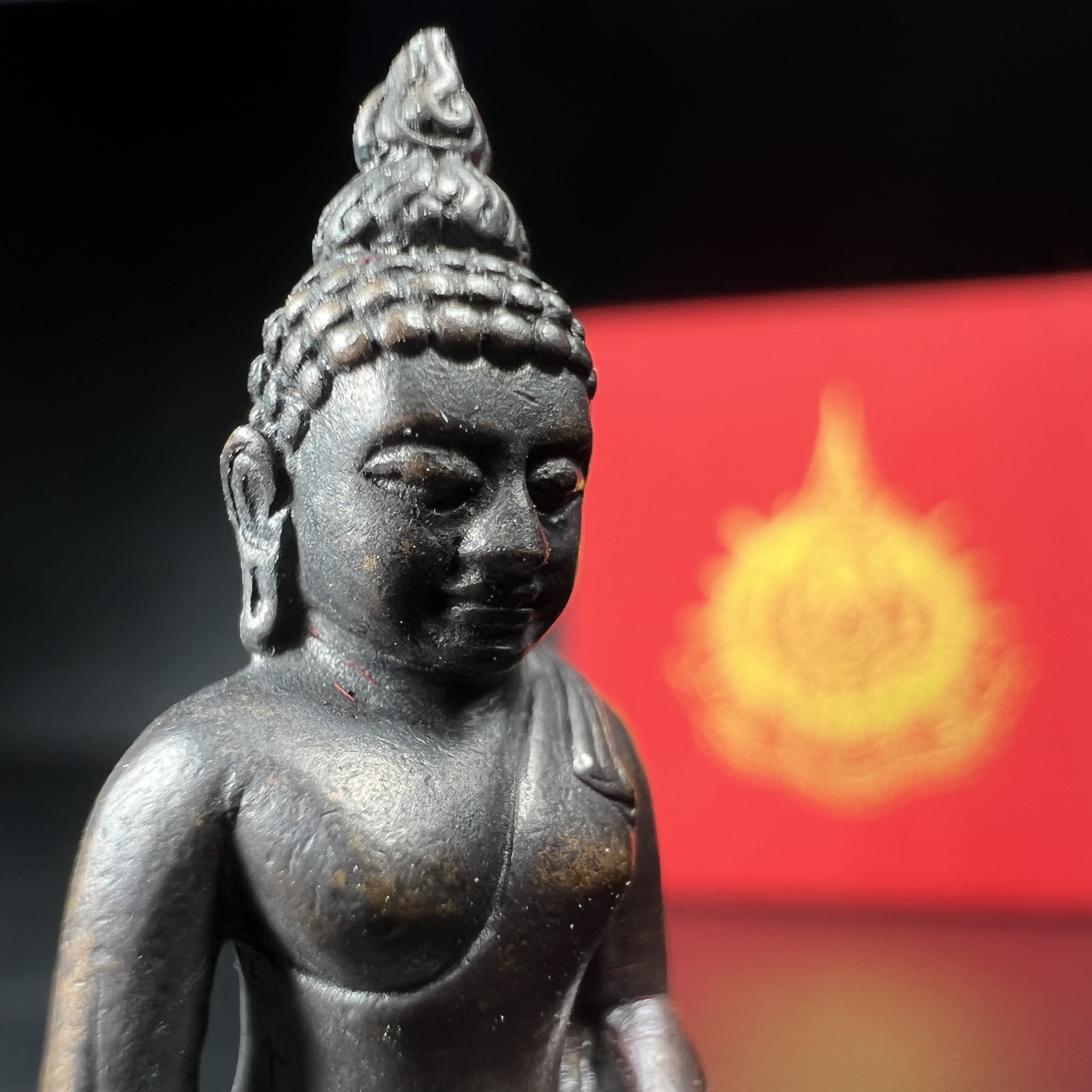 พระกริ่งไพรีพินาศ เฉลิมพระเกียรติ พระบาทสมเด็จพระเจ้าอยู่หัวรัชกาลที่9 พระชนมพรรษา 6 รอบ ปี2542 เนื้อนวโลหะผสมทองคำ(บรรจุเหล็กไหล)ดีนอก-ดีใน