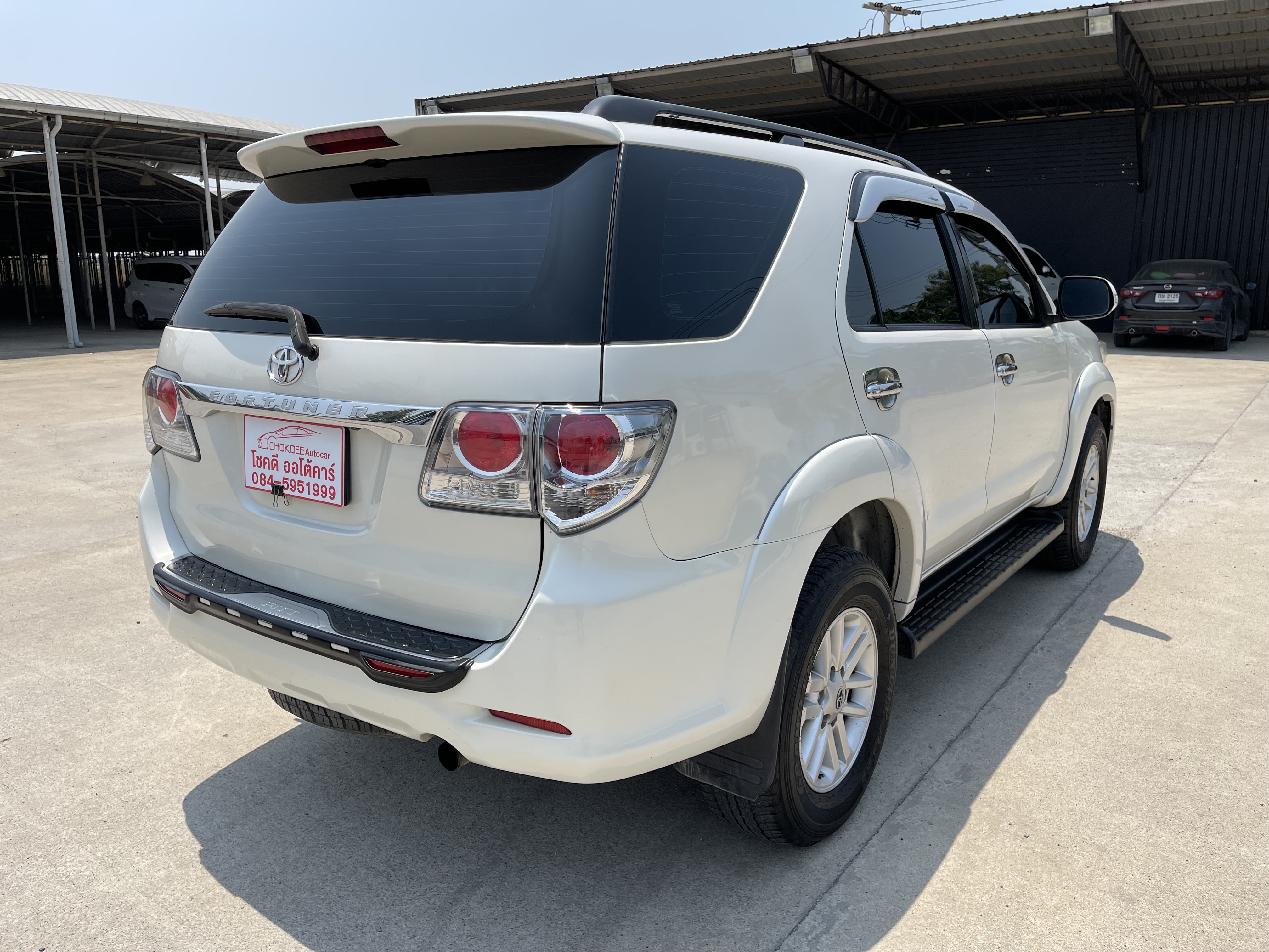 Toyota Fortuner 3.0 V 2WD At 2012 ขาวมุก