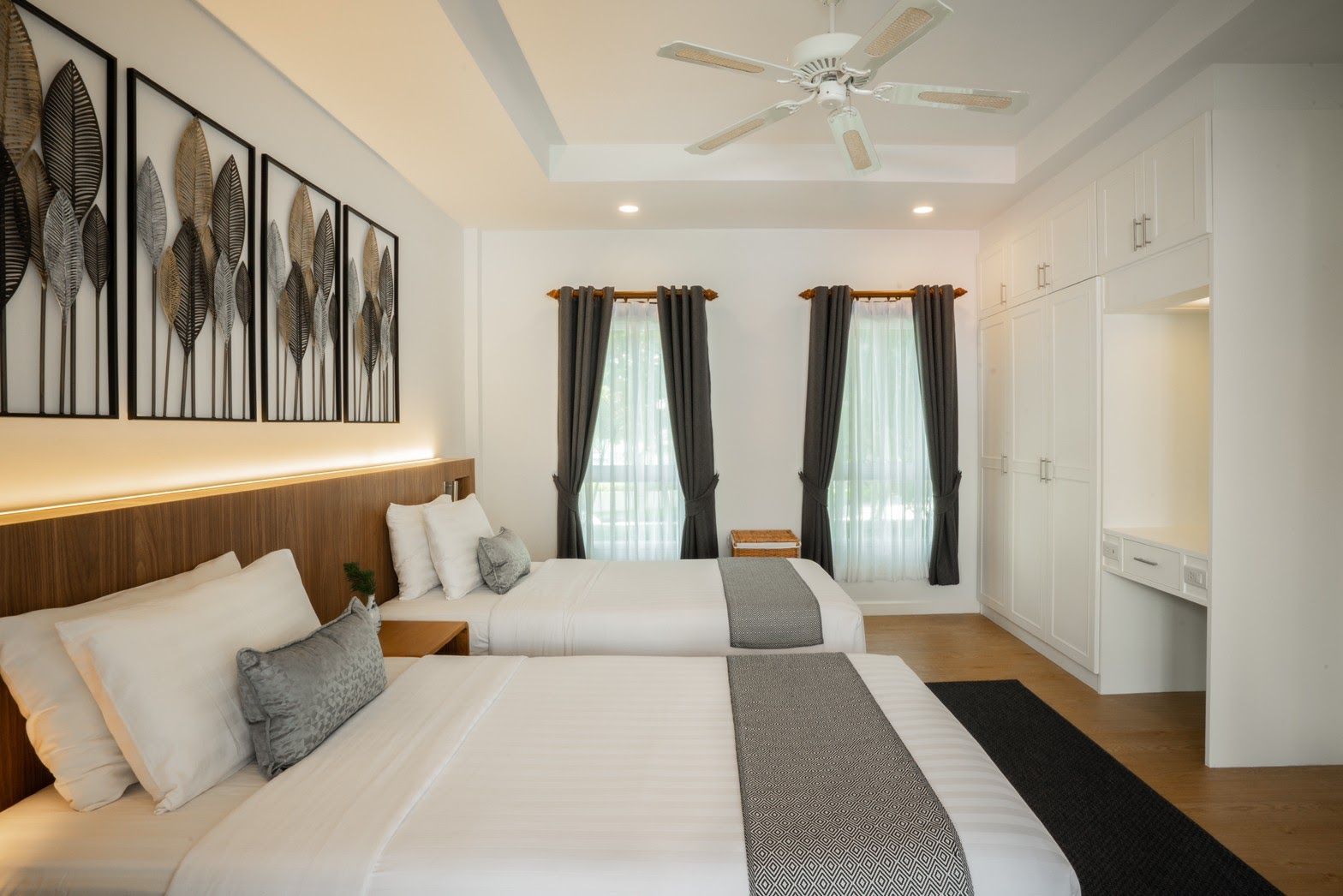 For Rent : Rawai, Pool Villa with Jacuzzi, 3 bedrooms 3 Bathrooms, Pool view.