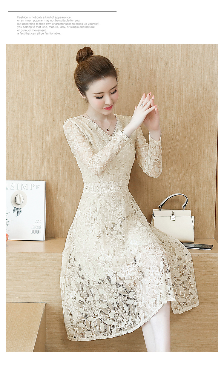 ชุดเดรสสั้นผ้าลูกไม้ซีทรู สีครีม คอวี แขนยาว กระโปรงทรงเอ สวยหวาน