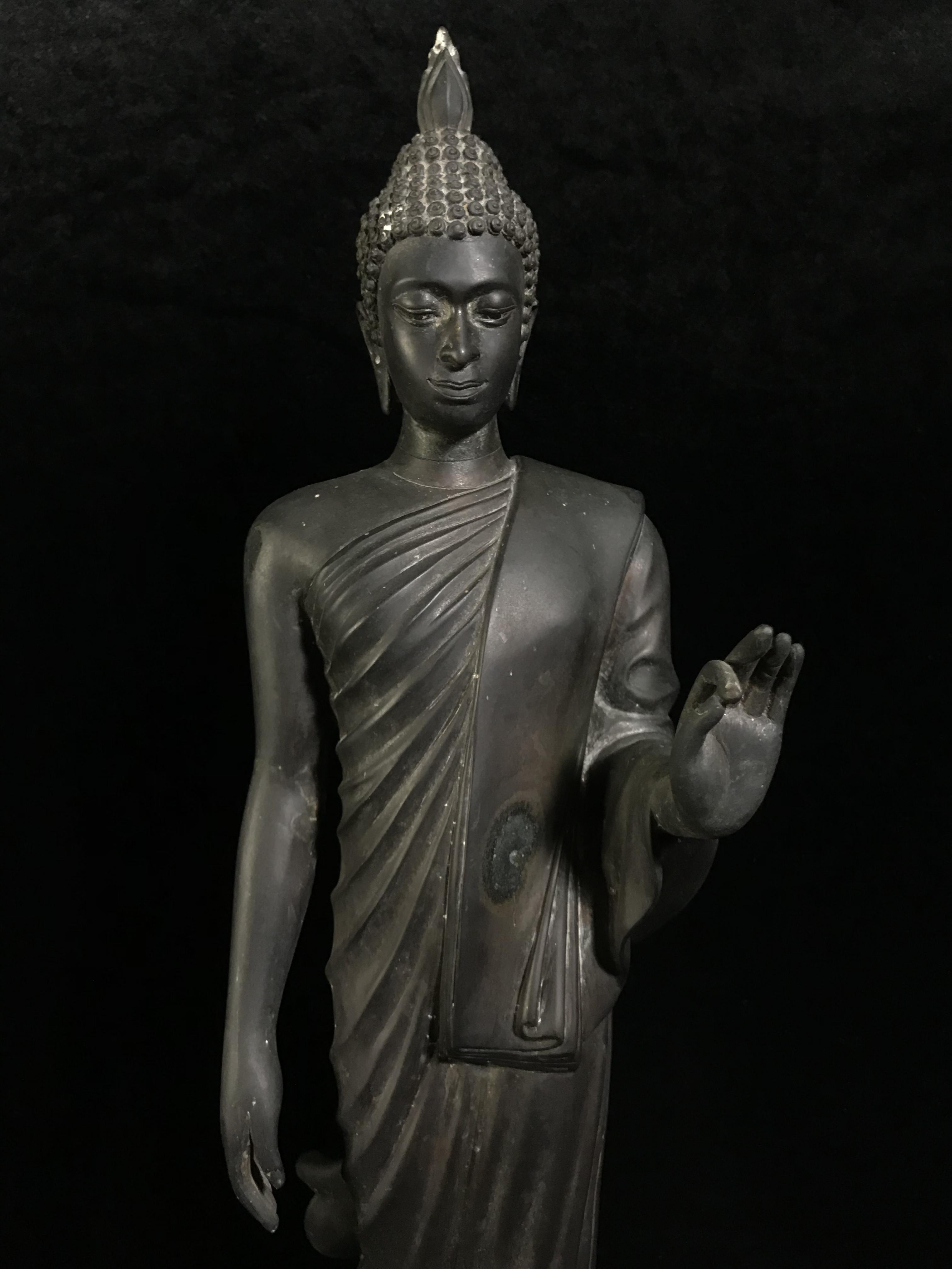 พระบูชา 25พุทธศตวรรษ พระศรีศากยะทศพลญาณ ประธานพุทธมณฑลสุทรรศน์ ปี 2531 ตราสัญลักษณ์พระราชพิธีรัชมังคลาภิเษก ปี 2531 หมายเลข (๑๕)๕๘๓ ขนาดความสูง 15 นิ้ว รวมฐานสูง 18 นิ้ว(นิยมหายาก)