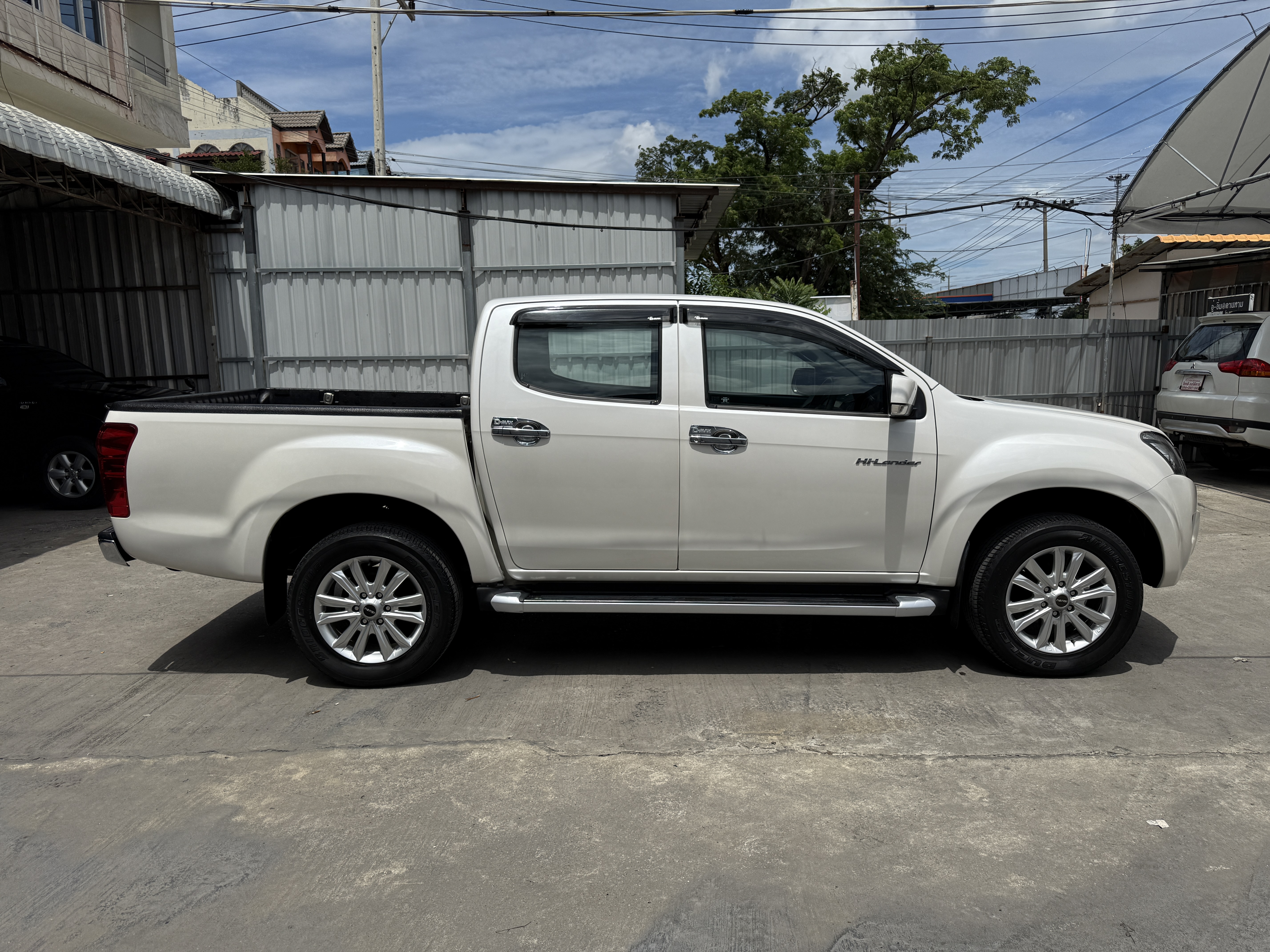 Isuzu Dmax All New 4ประตู Hilander 2.5 Vgs Z Dvd 2012 ขาวมุก