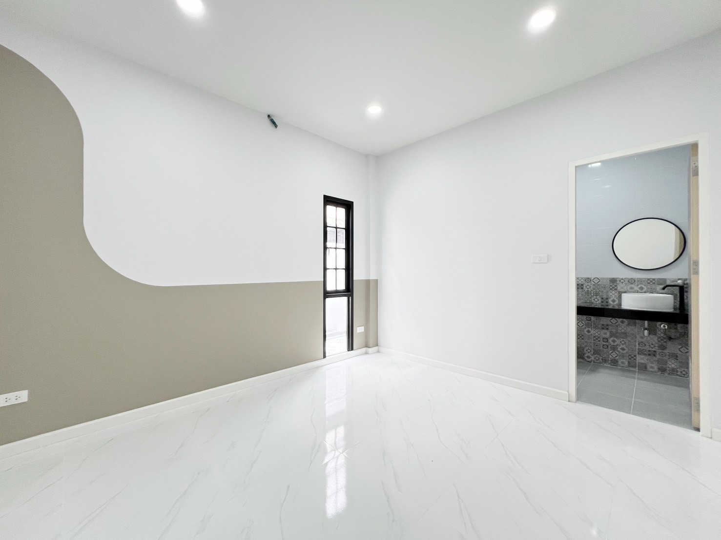 For Sales : Wichit, Modern style townhouse, 2 Bedrooms 2 Bathrooms