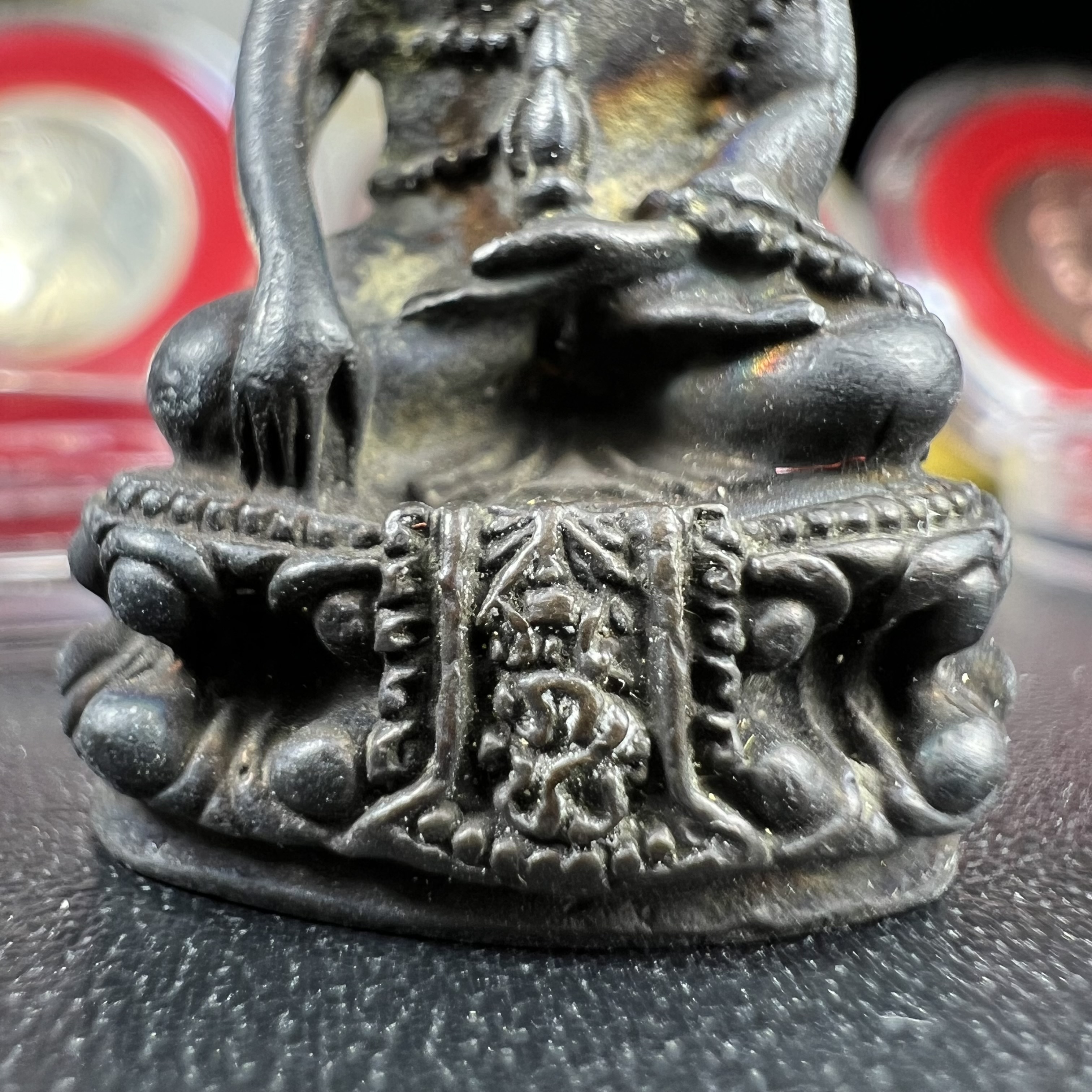 วัตถุมงคลคุ้มเกล้าฯ มหามงคลเฉลิมพระชนมพรรษา 6 รอบ รัชกาลที่ 9 ชุดพิเศษกรรมการ(สุดหายาก) (ในหลวงรัชกาลที่9 ทรงจุดไฟพระฤกษ์และเททอง พิธีใหญ่)ยอดนิยมหายาก