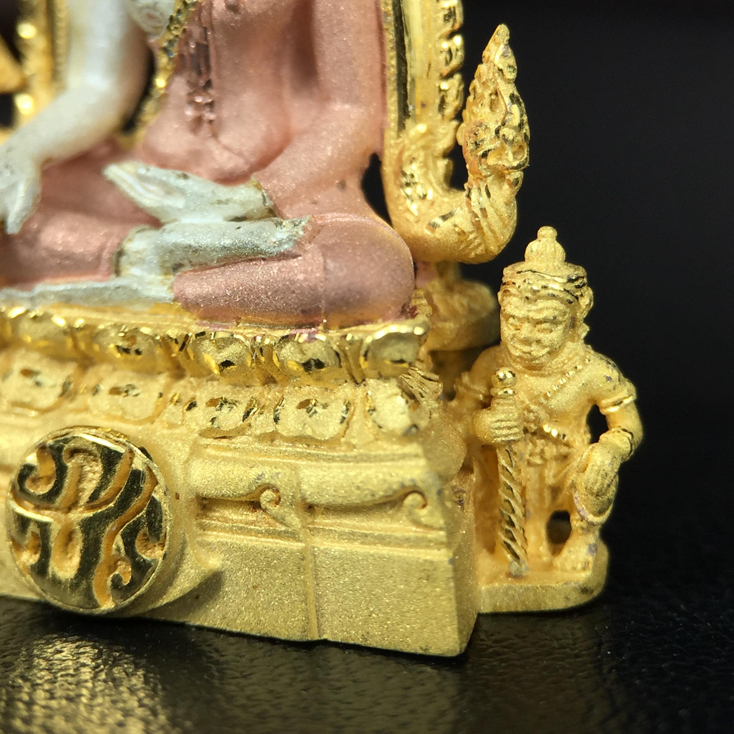 พระพุทธชินราช ภปร. โครงการ "เพราะแผ่นดินนี้ คือ แผ่นดินเกิด" ปี2548(รุ่นแรก) ลอยองค์ หน้าตัก 1/2 นิ้ว เนื้อเงินสามกษัตริย์ พุทธศิลป์งดงามทรงคุณค่า รุ่นยอดนิยม