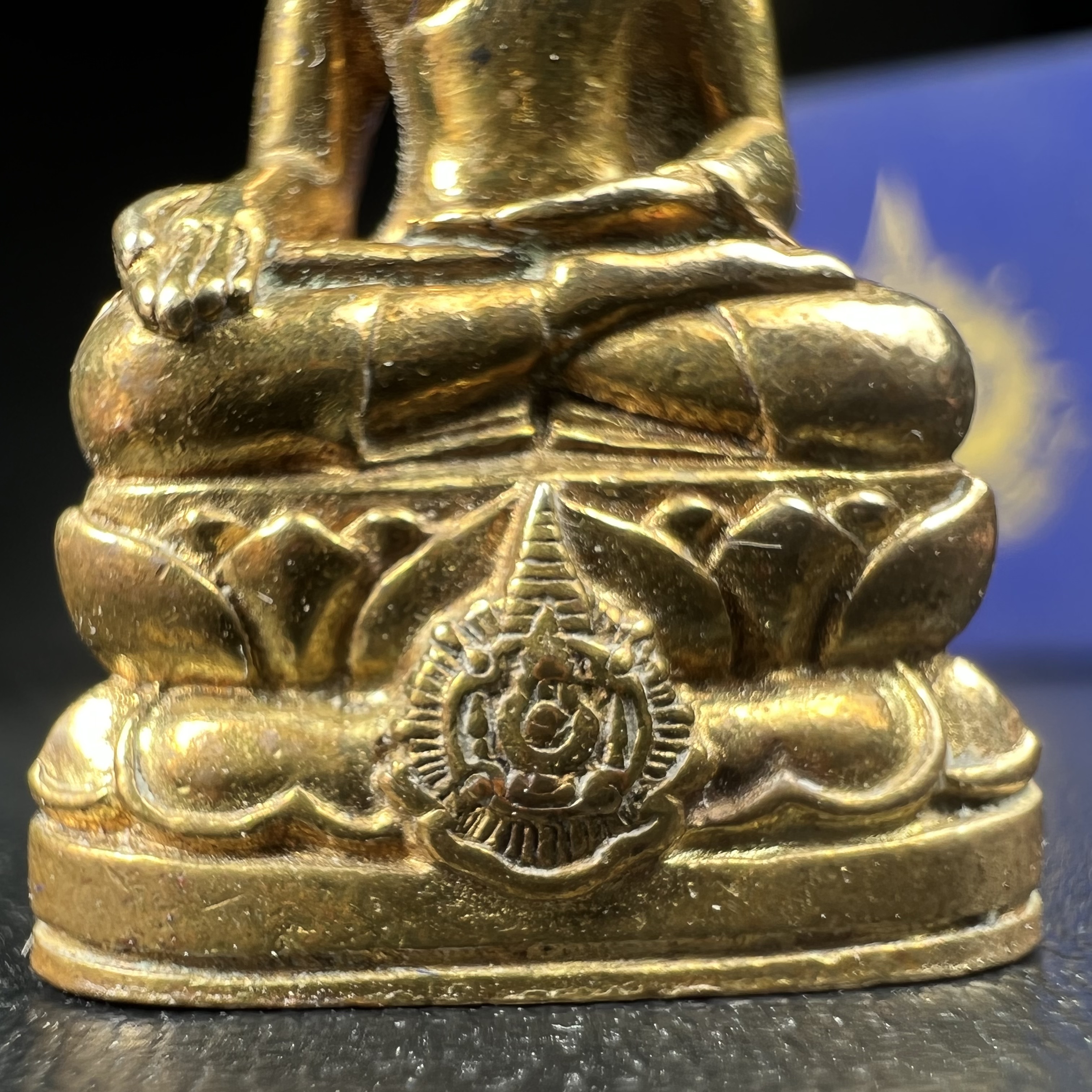 พระกริ่งไพรีพินาศ เฉลิมพระเกียรติ พระบาทสมเด็จพระเจ้าอยู่หัวรัชกาลที่9 พระชนมพรรษา 6 รอบ ปี2542เนื้อสัมฤทธิ์(บรรจุเหล็กไหล)ดีนอก-ดีใน