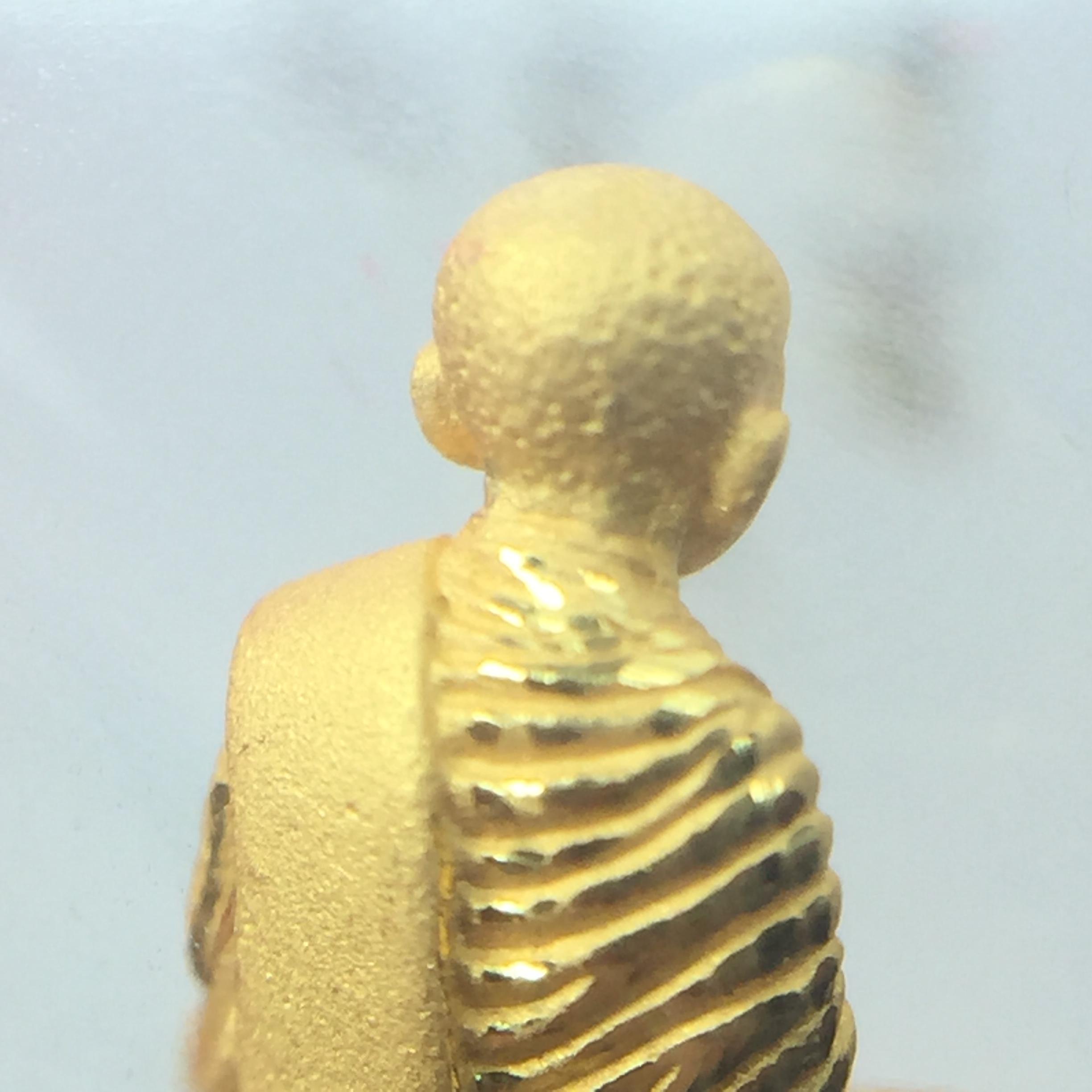 สมเด็จพระพุฒาจารย์โต พรหมรังสี(สมเด็จโต) รุ่นอุดมโชคโภคทรัพย์ ปี 2550 เนื้อทองคำ(สภาพ สวย ซีนซองเดิม กล่องบรรจุเดิมครบสมบูรณ์)