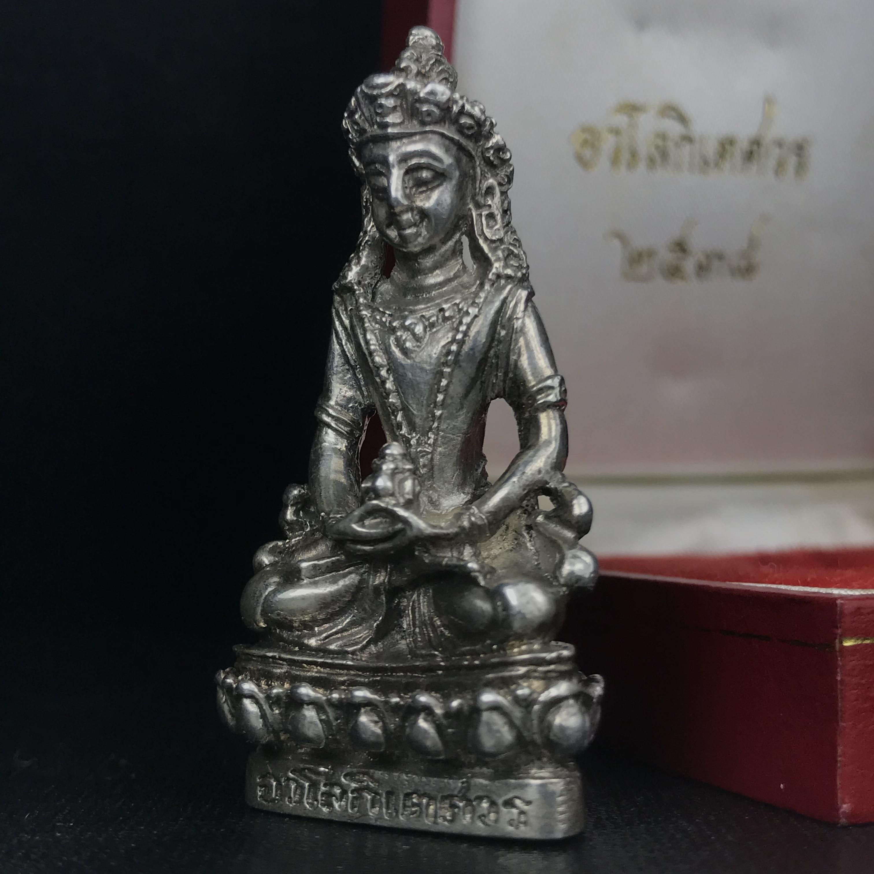 พระอวโลกิเตศวร (เจ้าแม่กวนอิม) วัดบวรนิเวศวิหาร ปี 2538 เนื้อเงินขัดเงา อุดผงจิตรลดา เกศาสมเด็จพระสังฆราช วัดบวรนิเวศวิหาร(พบเจอน้อยหายาก)