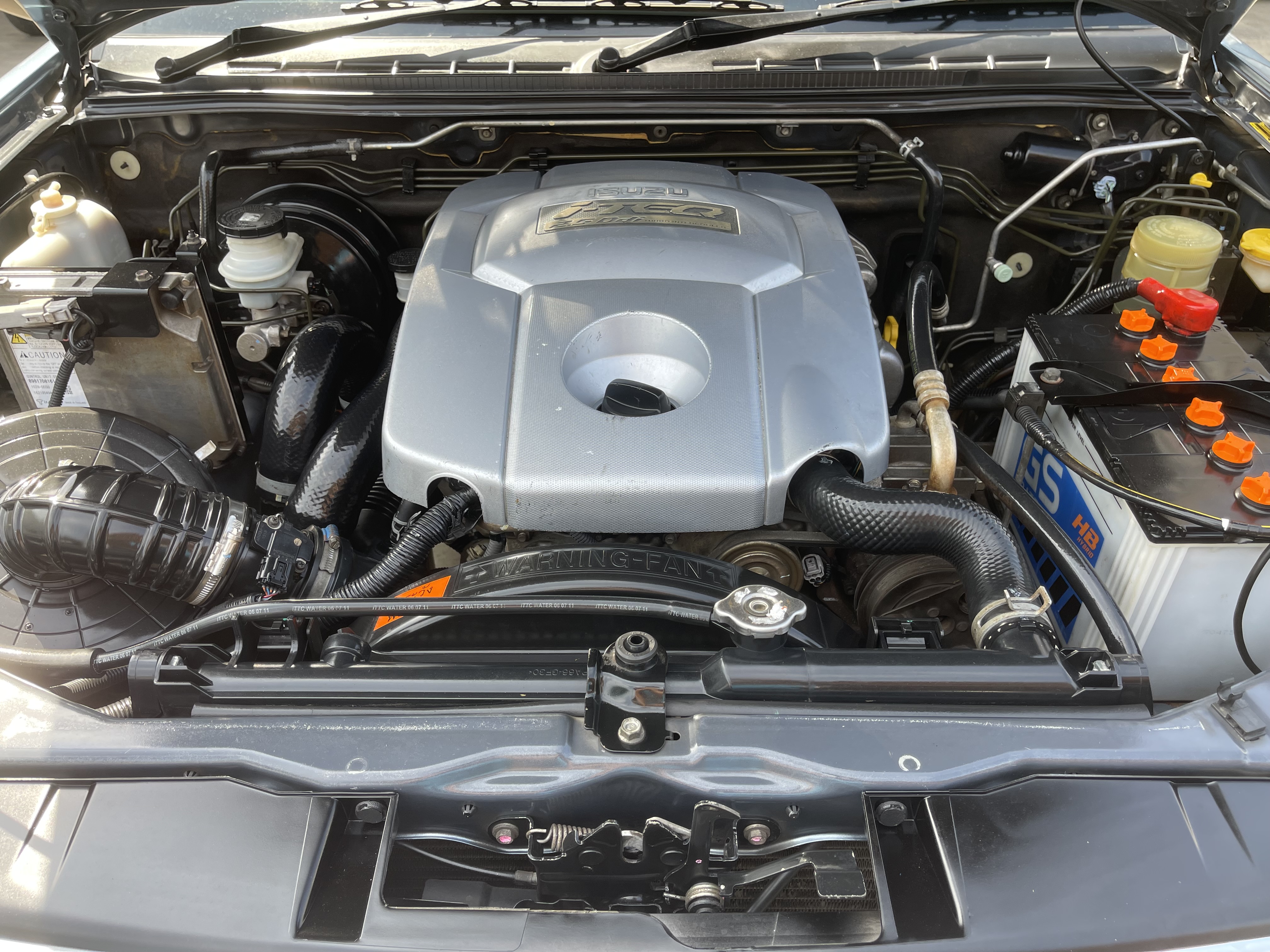 Isuzu Dmax 4ประตู Hilander 2.5 Abs 2011 เทา