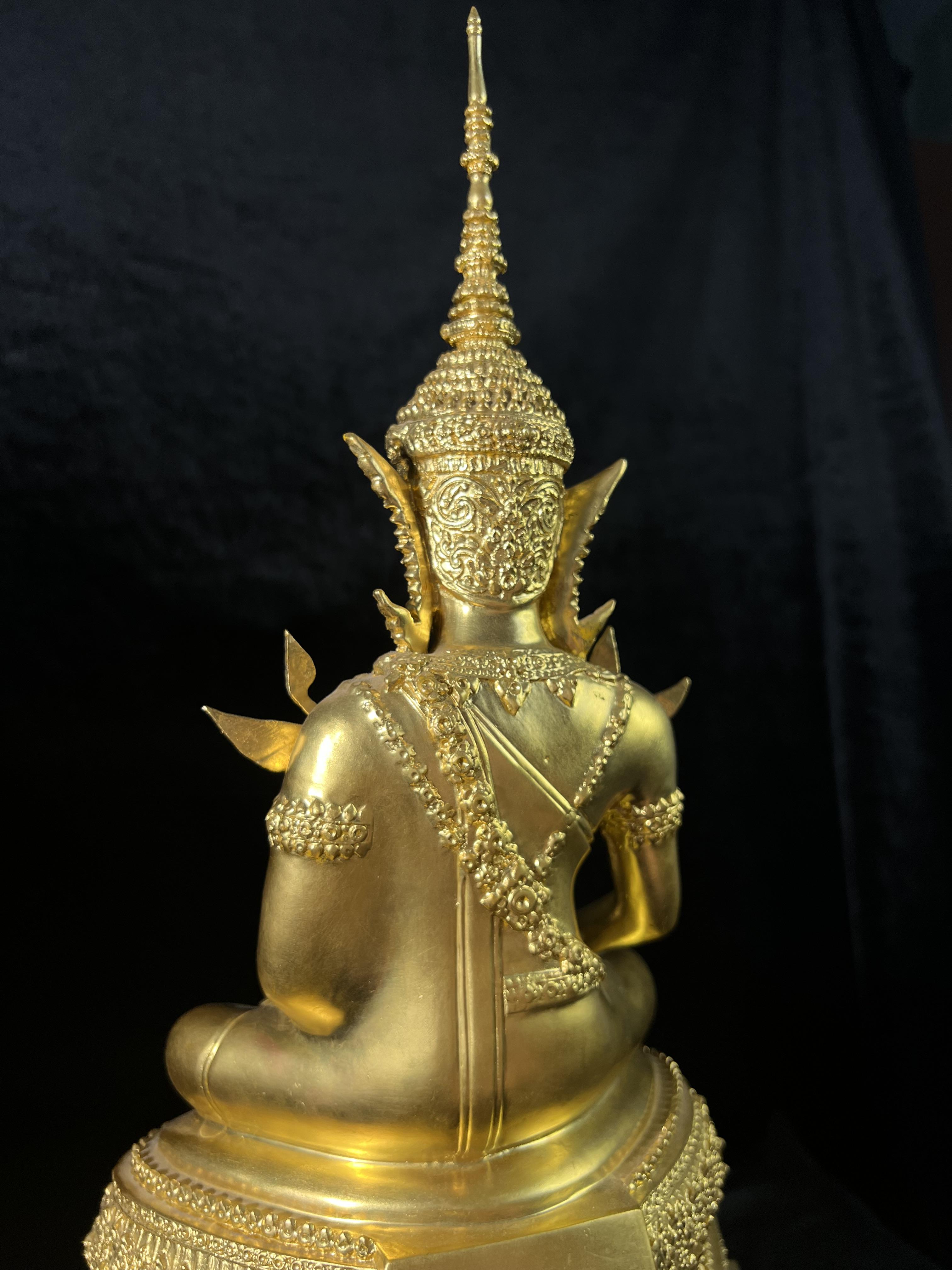 พระพุทธปฏิมาสุวรรณภูมิสิริโชค ภปร. การบินไทยจัดสร้างขึ้น เนื่องในวโรกาสมหามงคลเฉลิมพระชนมพรรษาของพระบาทสมเด็จพระเจ้าอยู่หัวรัชกาลที่ 9 ครบ 80 พรรษา ขนาดหน้าตัก 5 นิ้ว สูง 16 นิ้ว ปิดทองสวิส 99.9 เปอร์เซนต์ (พิธีใหญ่ พุทธศิลป์งดงาม หายาก)องค์หมายเลข ๙๗๘