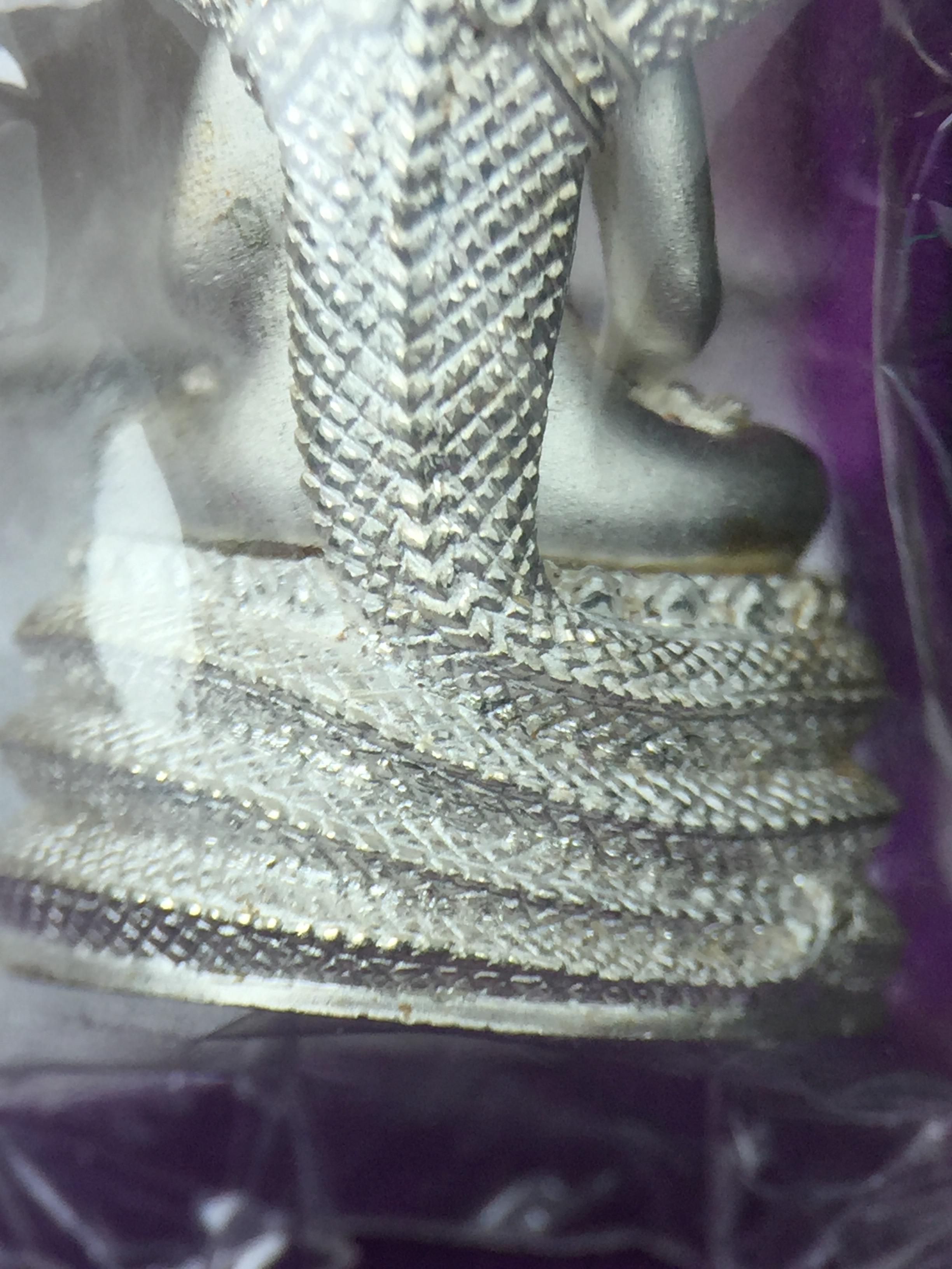 พระนาคปรก สธ. รุ่นสร้างพระอุโบสถเฉลิมพระเกียรติ 4 รอบ 84 พรรษา สมเด็จพระเทพรัตนราชสุดาฯ วัดบวรนิเวศวิหาร ปี 2543 พิมพ์ใหญ่ เนื้อเงินบริสุทธิ์ แบบพ่นทรายขัดเงาบางส่วน(สภาพ สวย ซีนซองกล่องบรรจุเดิมครบ)พิธีใหญ่ พุทธศิลป์งดงาม หายาก (1 ใน 1999 องค์)