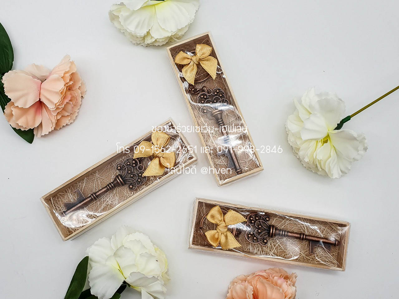 ของชำร่วยงานศพ พวงกุญแจที่เปิดขวดทรงกุญแจวินเทจ ในกล่องไม้