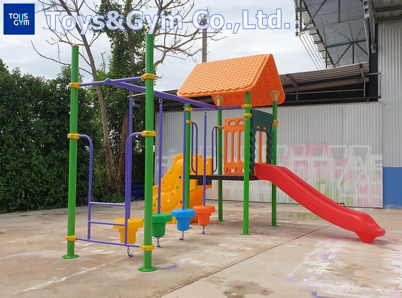 เครื่องเล่นสนามชุดบ้านสดใส TG-S5018 , ชุดบ้านกระดานลื่นพร้อมเสาทรงตัว , เครื่องเล่นสนามแบบประถมสพฐ.