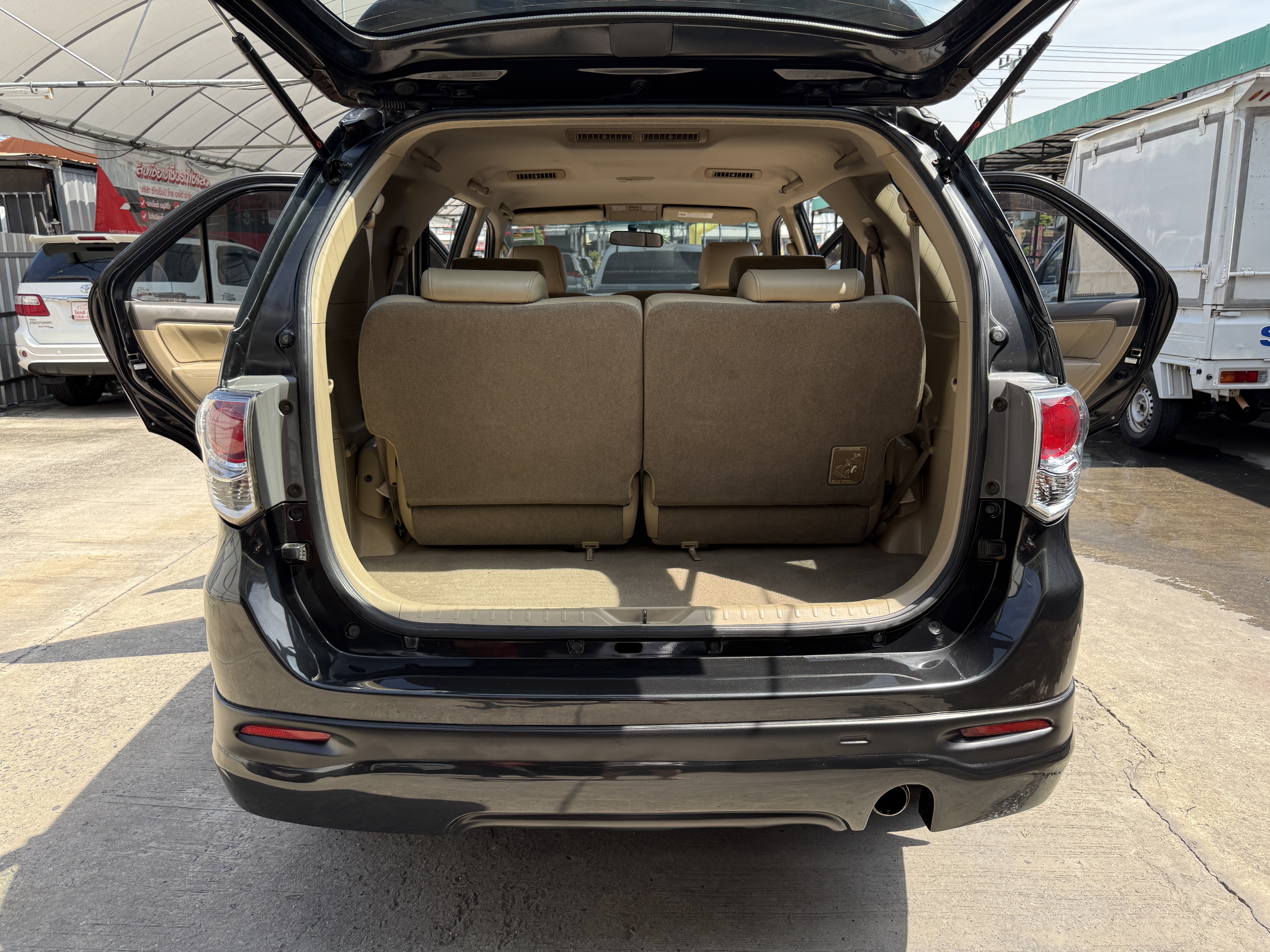 Toyota Fortuner Champ 3.0 V Navi 2WD At 2014 ดำ