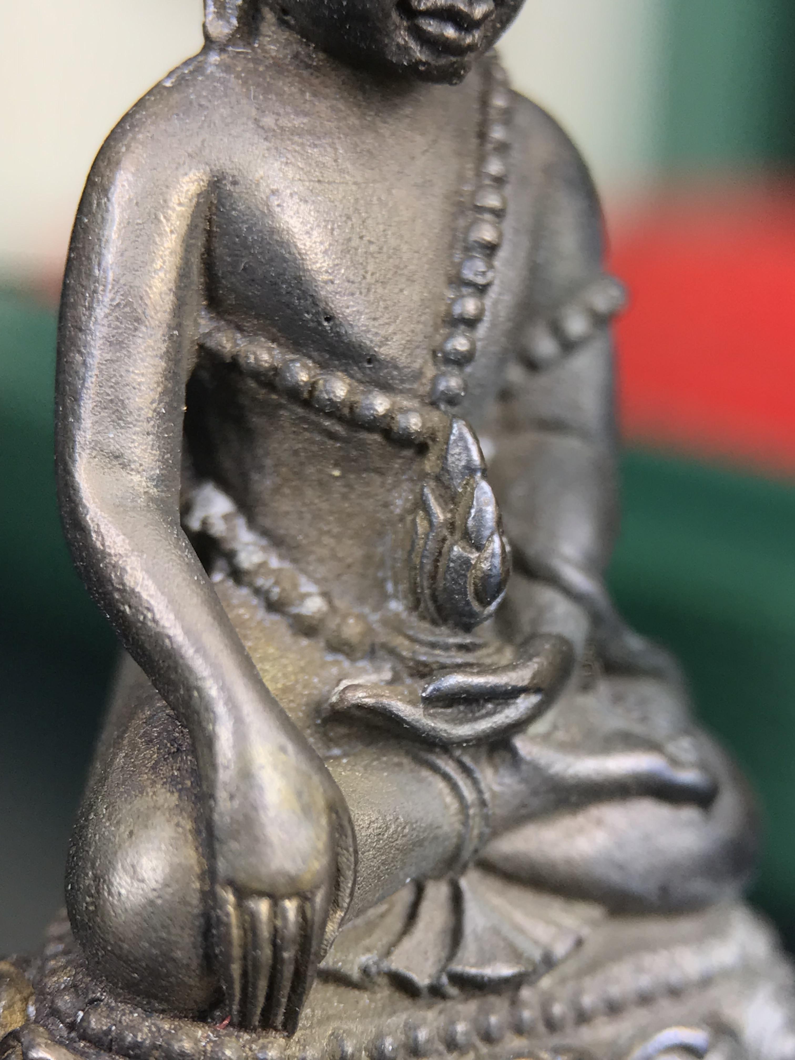 พระกริ่งวาสนา สมเด็จพระสังฆราช(วาสน์)วัดราชบพิธฯ ปี 2531 เนื้อนวโลหะ สร้างเป็นที่ระลึกในคราวที่สมเด็จพระอริยวงศาคตญาณ สมเด็จพระสังฆราช(วาสน์ วาสโน)มีพระชนมายุครบ90พรรษา(ในหลวง ร.9 เสด็จในพิธี)งานแกะแม่พิมพ์โดย นายช่างเกษม มงคลเจริญ)(1ใน1991องค์)