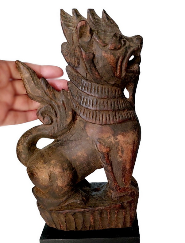 สิงห์ไม้เก่า -ไม้แกะประดับหัวเกวียนศิลป์พม่า สูงรวมฐาน34cm