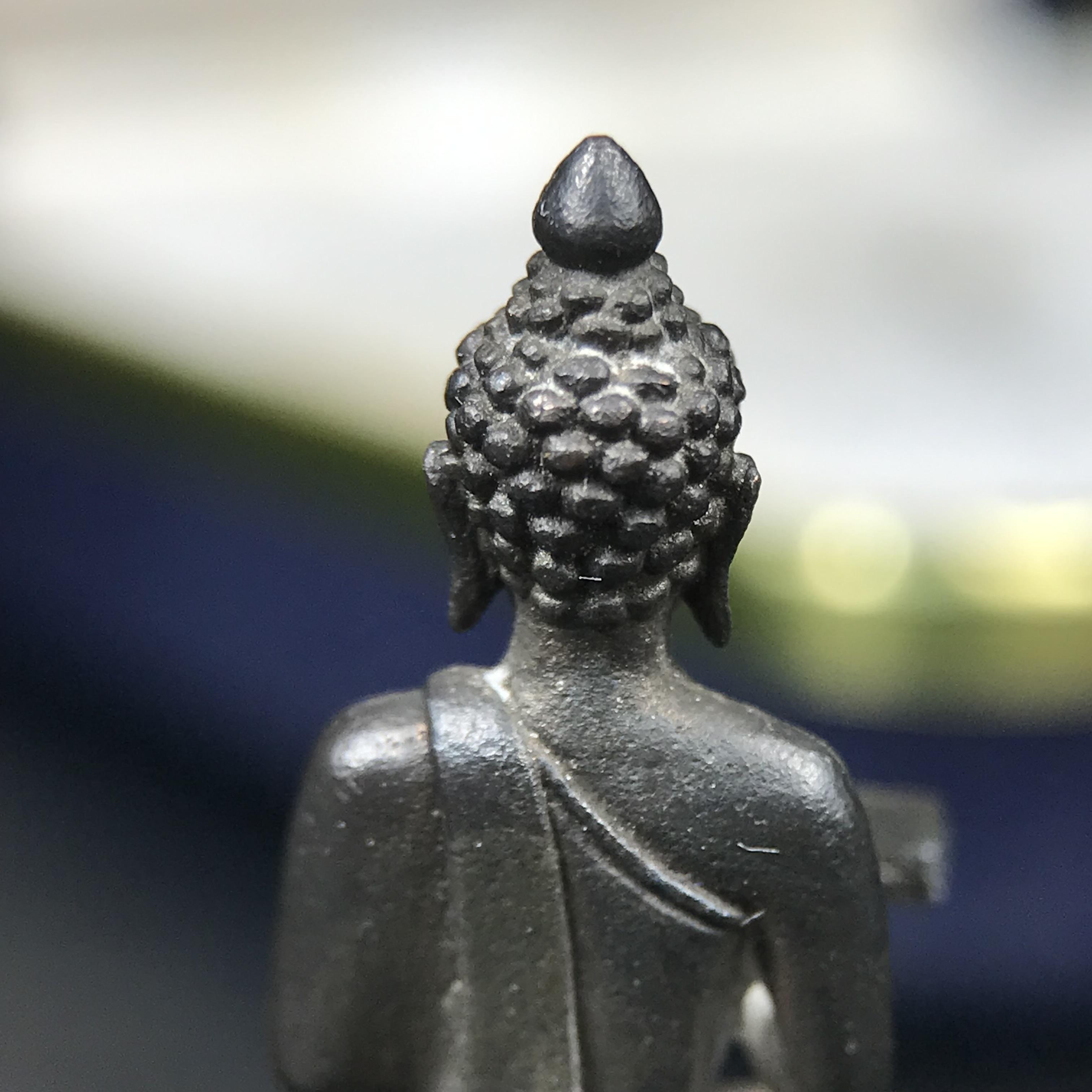 พระกริ่งปรมานุชิตชิโนรส วัดพระเชตุพนวิมลมังคลาราม(วัดโพธิ์) ปี 2533 เนื้อนวโลหะ ( ในหลวงรัชกาลที่9เสด็จเททอง)พิธีใหญ่ งดงามด้วยพุทธศิลป์เปี่ยมด้วยพุทธคุณ อีกหนึ่งรุ่นที่แนะนำสะสมบูชา(องค์หมายเลข 2583)เลขสวยผลรวมได้9...เจริญก้าวหน้าในทุกๆด้าน