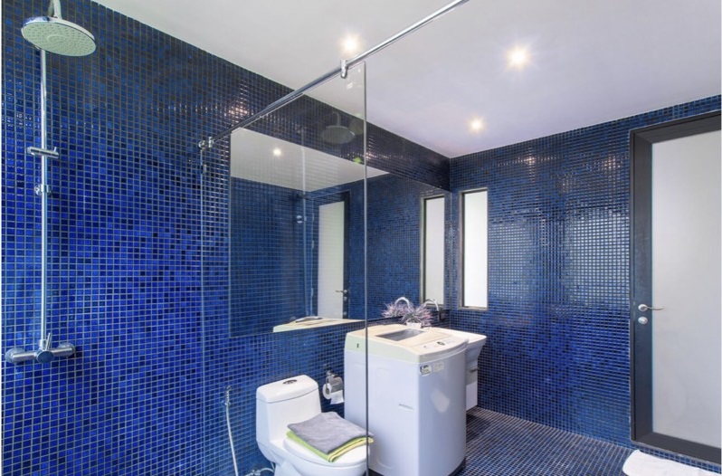 For Rent : Patong Seaview 1 bed room condominium 60 Sqm. Thai freehold.