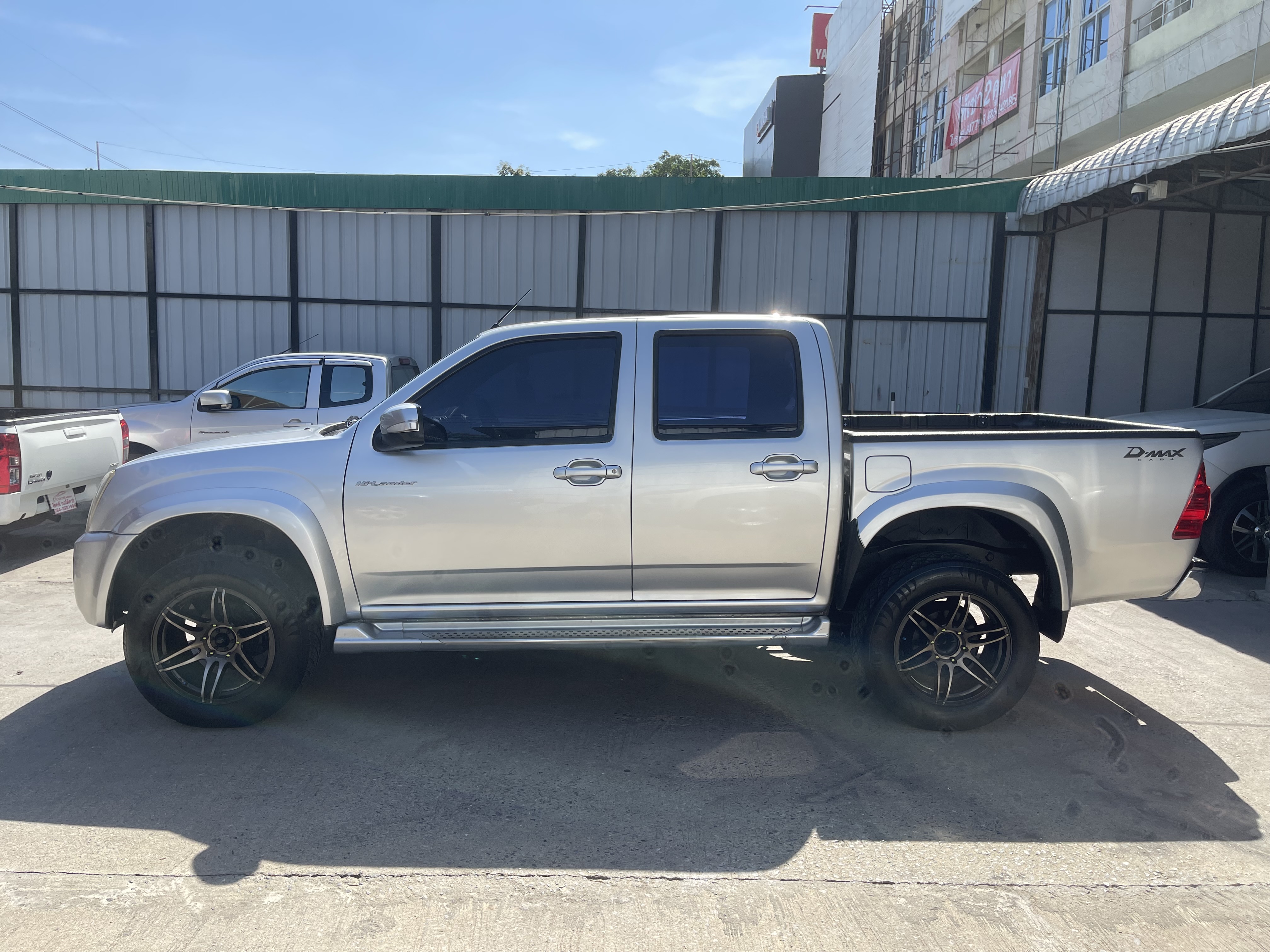 Isuzu Dmax 4ประตู Hilander 2.5 Abs 2008 เงิน