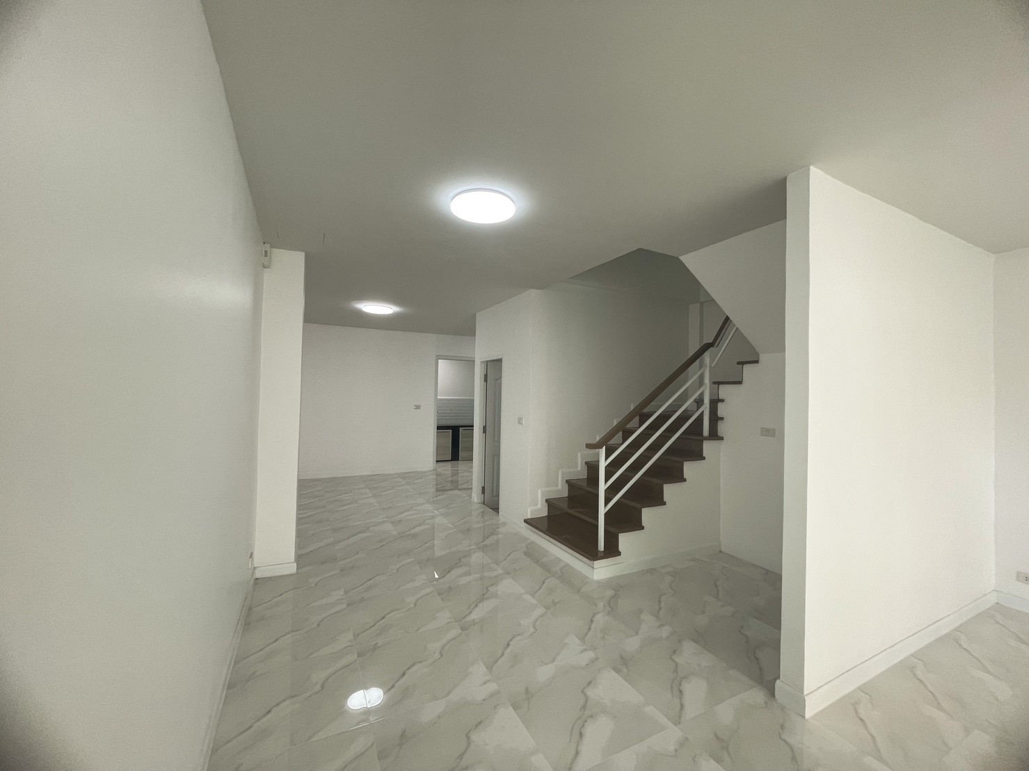 For Sale : Talad Yai, 2-Storey Townhome, 3 Bedrooms 2 Bathrooms