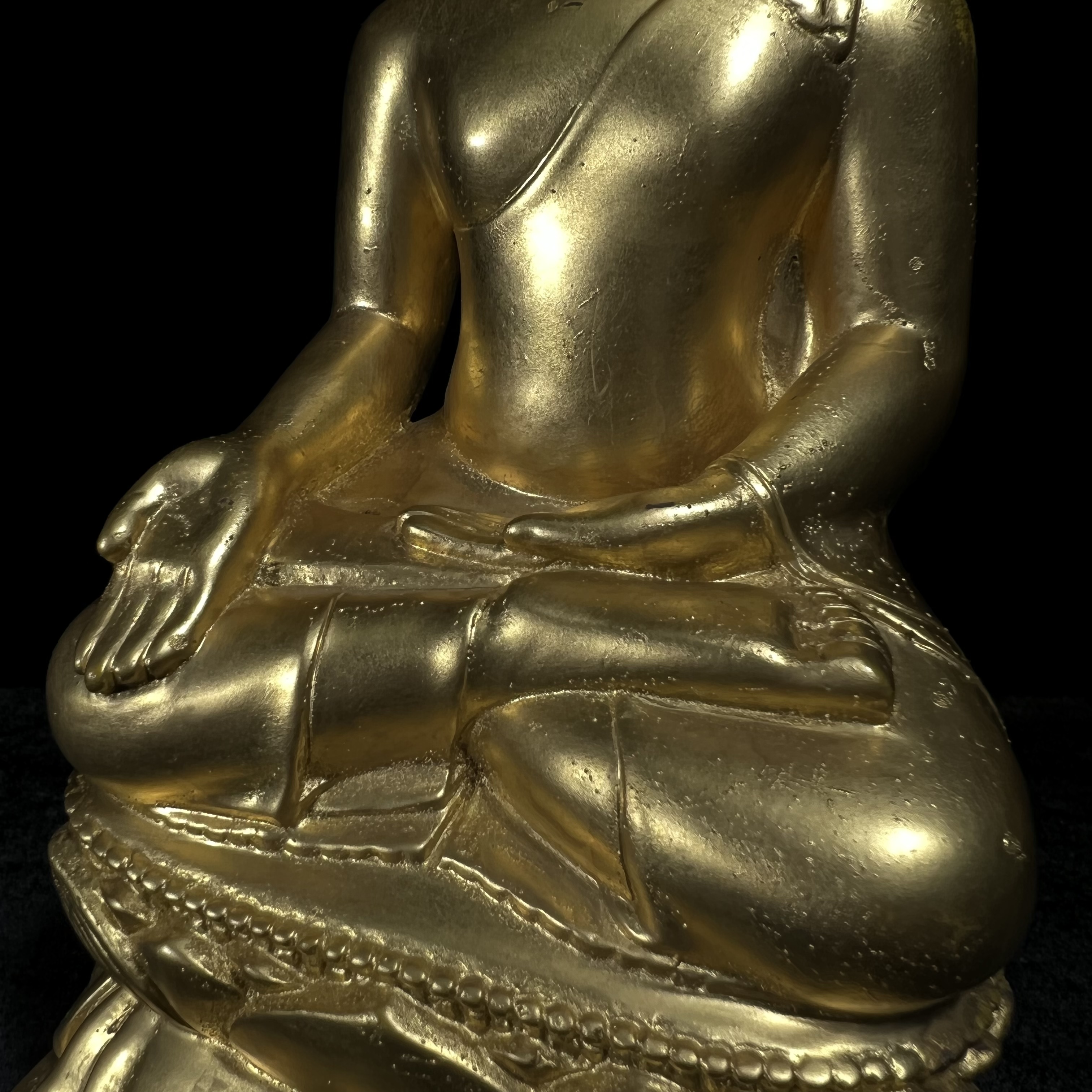 พระบูชาไพรีพินาศ วัดบวรนิเวศวิหาร ปี2538 จัดสร้างโดยสถาบันเทคโนโลยีพระจอมเกล้าพระนครเหนือ พุทธาภิเษก ณ อุโบสถวัดพระแก้ว ขนาดหน้าตัก 5 นิ้ว ทองเหลืองปิดทอง บรรจุแผ่นเงินจารโดยสมเด็จพระสังฆราช (ตอกโค๊ตหมายเลข(สจพ 309) (พระดี พิธีใหญ่)1 ใน 348 องค์ หายาก