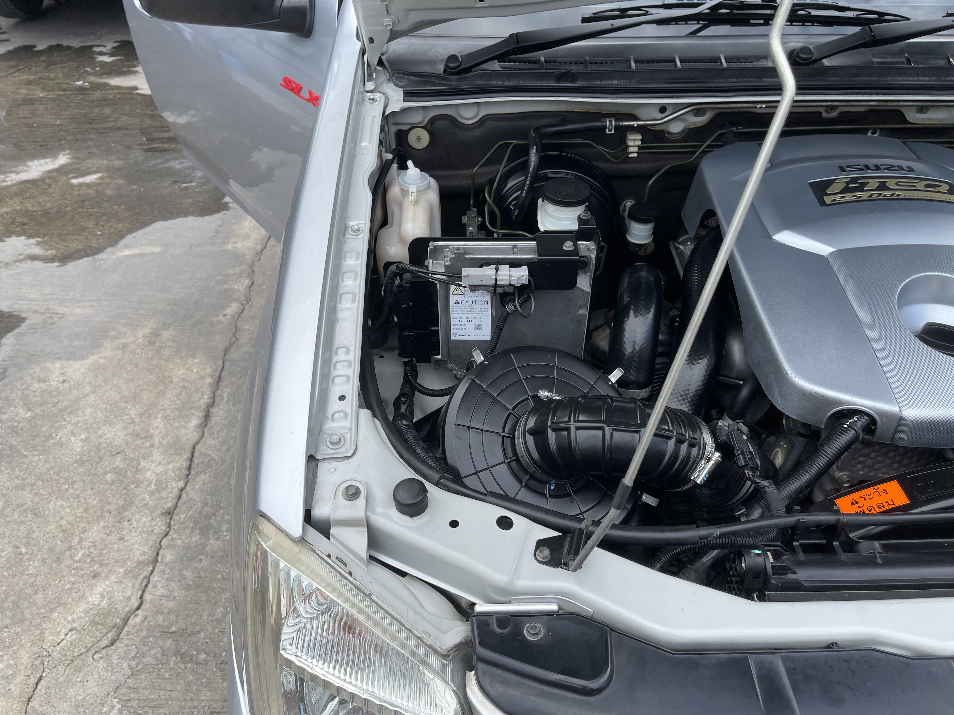 Isuzu Dmax 4ประตู SX 2.5 2012 เงิน