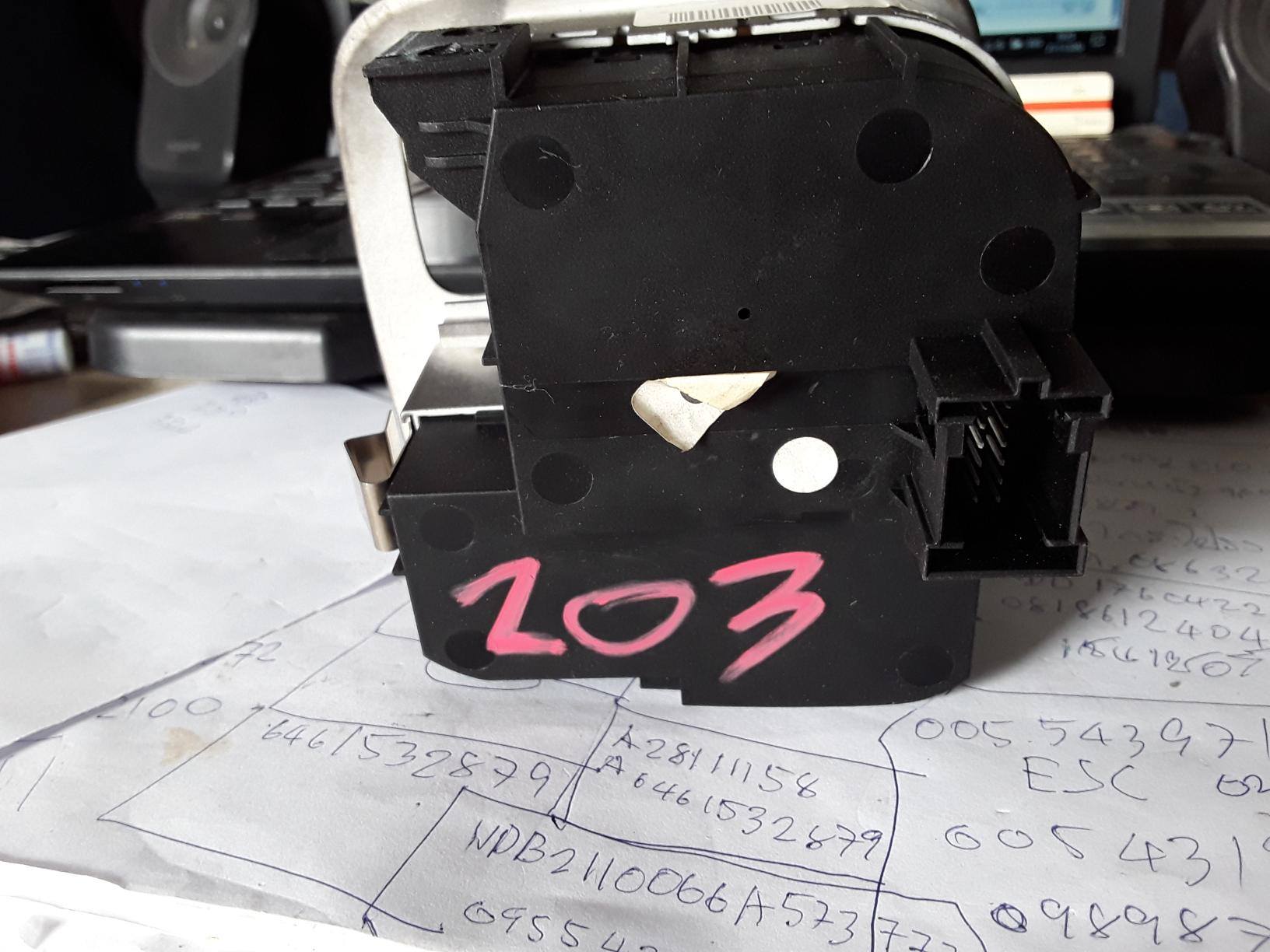 สวิทไฟหน้าBENZ W203