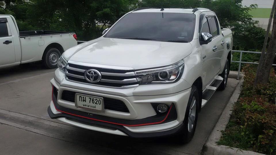 Toyota Revo Access body kits by Amotriz