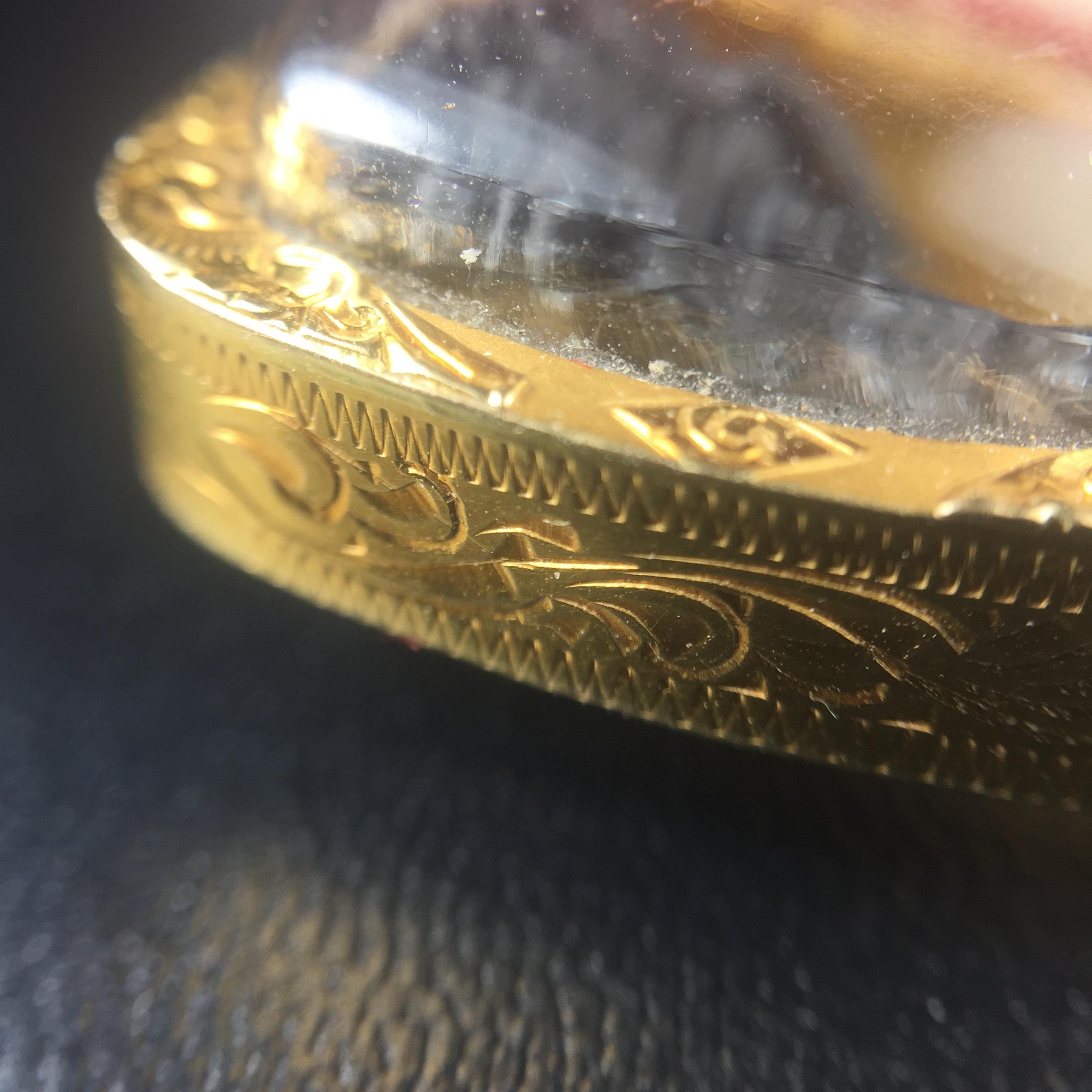 พระกริ่ง-พระชัยวัฒน์ ปวเรศ ปี2530 วัดบวรนิเวศราชวรวิหาร(องค์พระชัยวัฒน์เลี่ยมกรอบทองคำแท้)(ในหลวง ร.9 เสด็จเททอง)(บรรจุเส้นเกศาในหลวงรัชกาลที่9)พร้อมสูจิบัตรเดิมตอนจัดสร้าง(สภาพสวยครบสมบูรณ์) (องค์หน้าใหญ่)(องค์ทองทบ)แบบพิมพ์นิยมหายาก