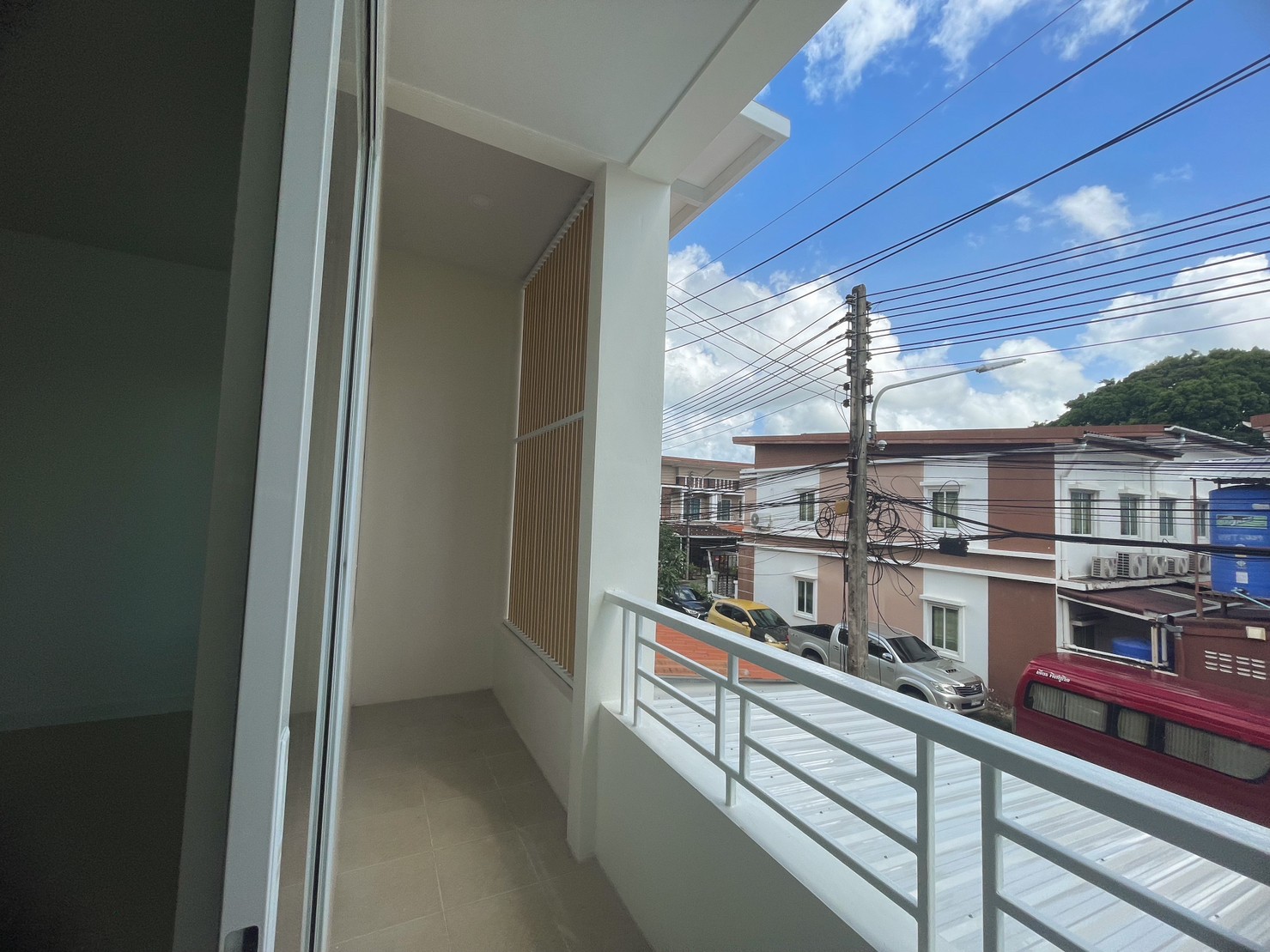 For Sale : Talad Yai, 2-Storey Townhome, 3 Bedrooms 2 Bathrooms