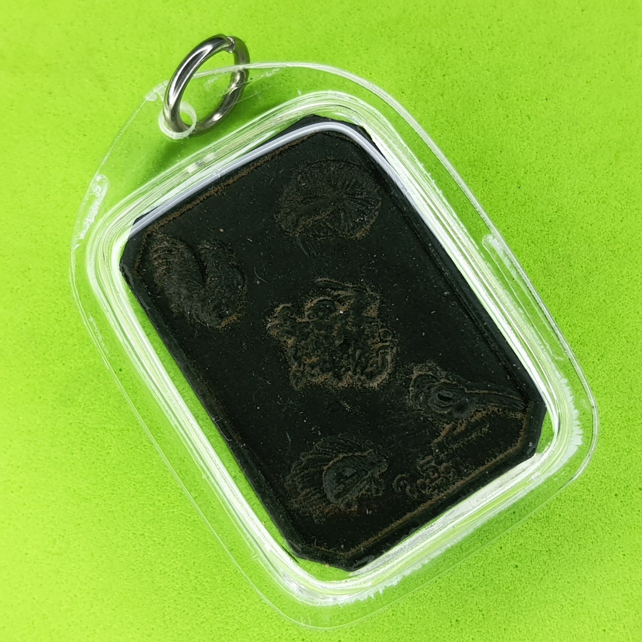 พระเครื่อง หลวงพ่อปาน สีดำ เลี่ยมกรอบ รุ่น กฤษฎาภินิหาร อำนาจ เมตตา แคล้วคลาด ไม่จน พระหลวงพ่อปาน พระแท้ หลวงพ่อปาน