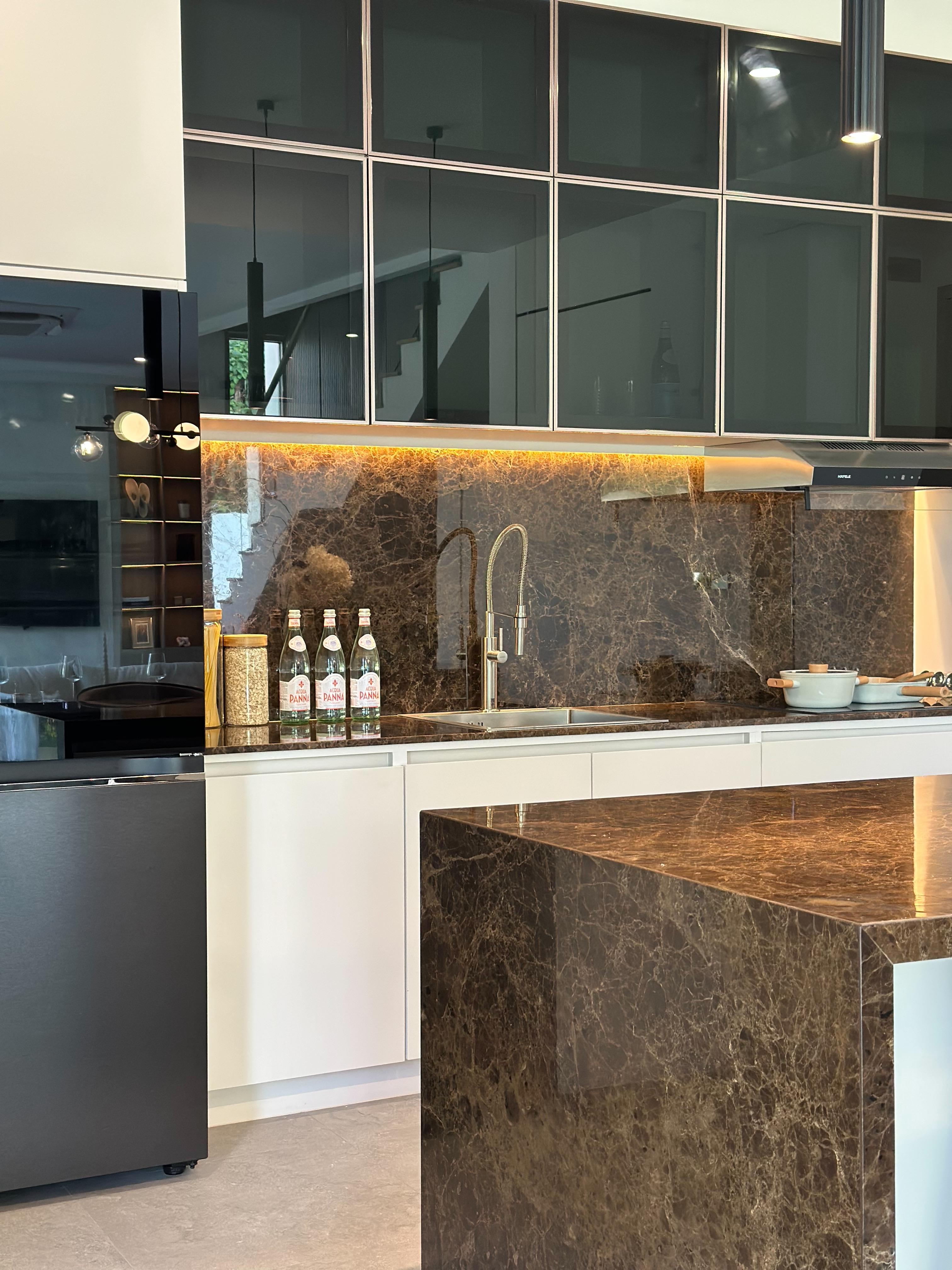 For Sales : Kathu-Patong, Luxury Pool Villa, 4 Bedrooms 4 Bathrooms