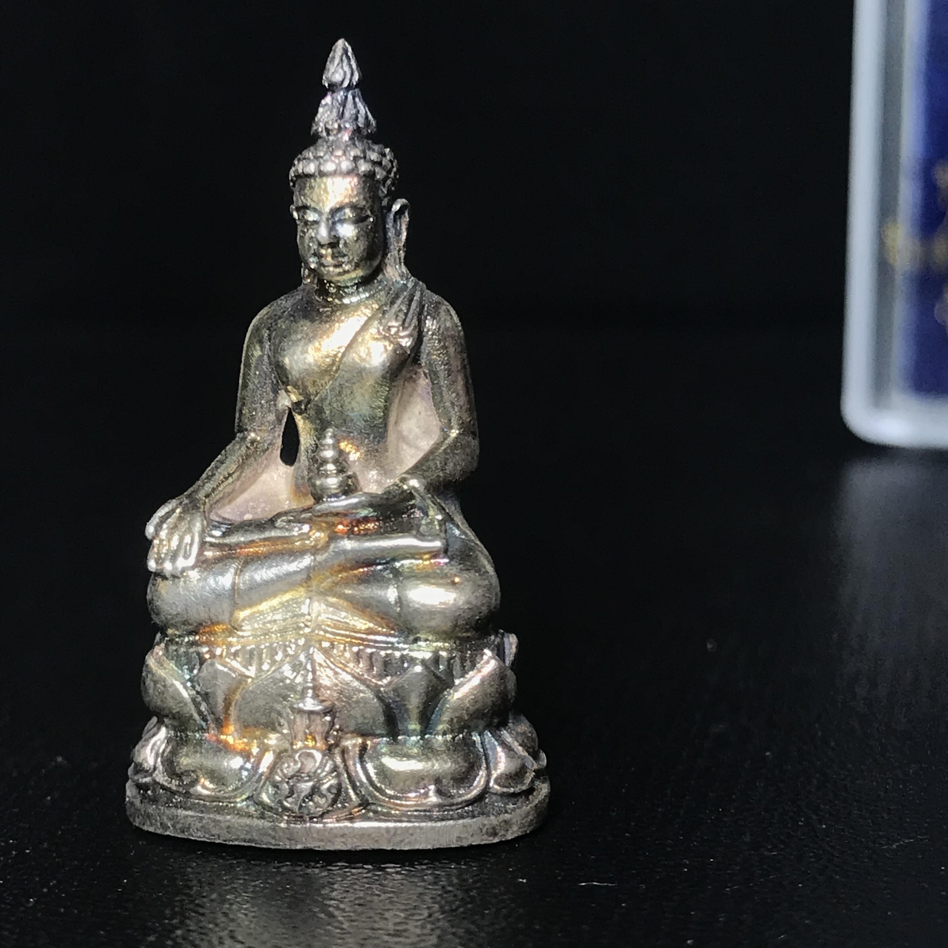 พระกริ่งไพรีพินาศ ภปร. รุ่นแรกของประเทศไทย วัดปทุมวนาราม ปี2535 เนื้อเงินผิวเดิมขึ้นสีรุ้งแบบนิยม งดงามกล่องครบ (ในหลวงรัชกาลที่9เสด็จเททอง)(1ใน3000องค์)