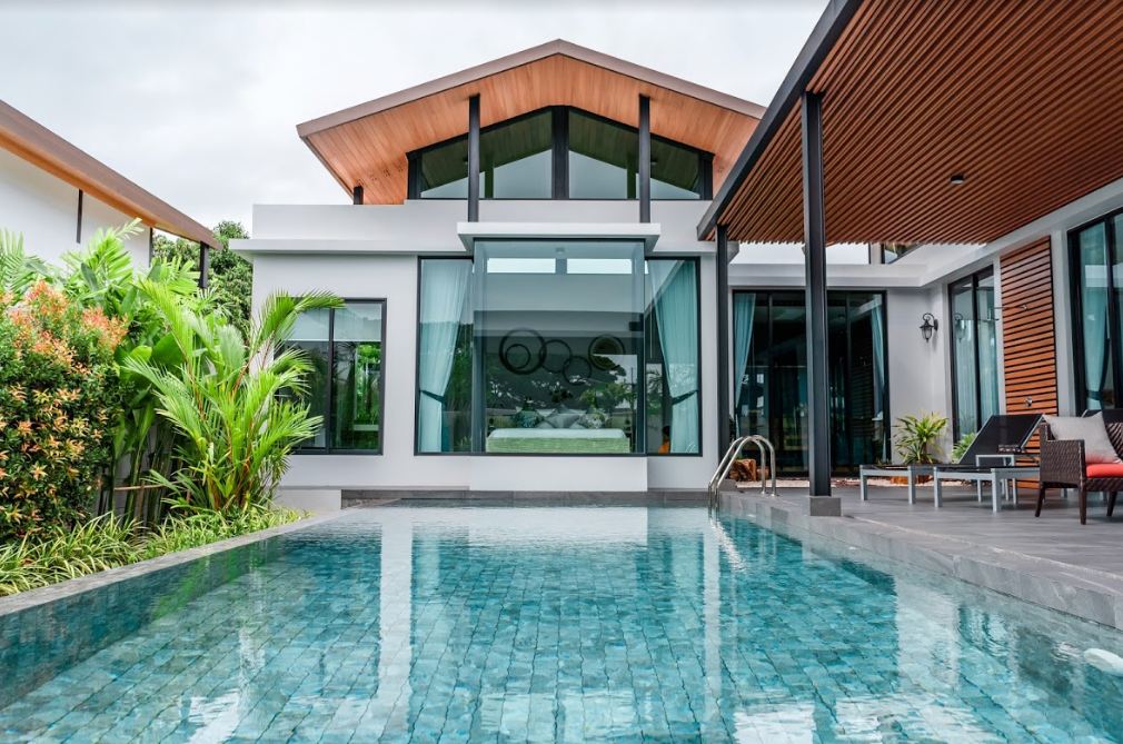 For Sale : Nai Harn, Luxury New Pool Villa, 4 Bedrooms 4 Bathrooms, Garden view.