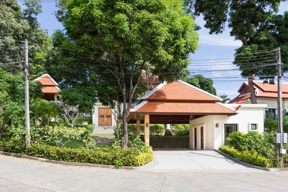 For Sale : Nai Harn, Luxury Tree Pool Villa, 3 Bedrooms 3 Bathrooms, Garden view.