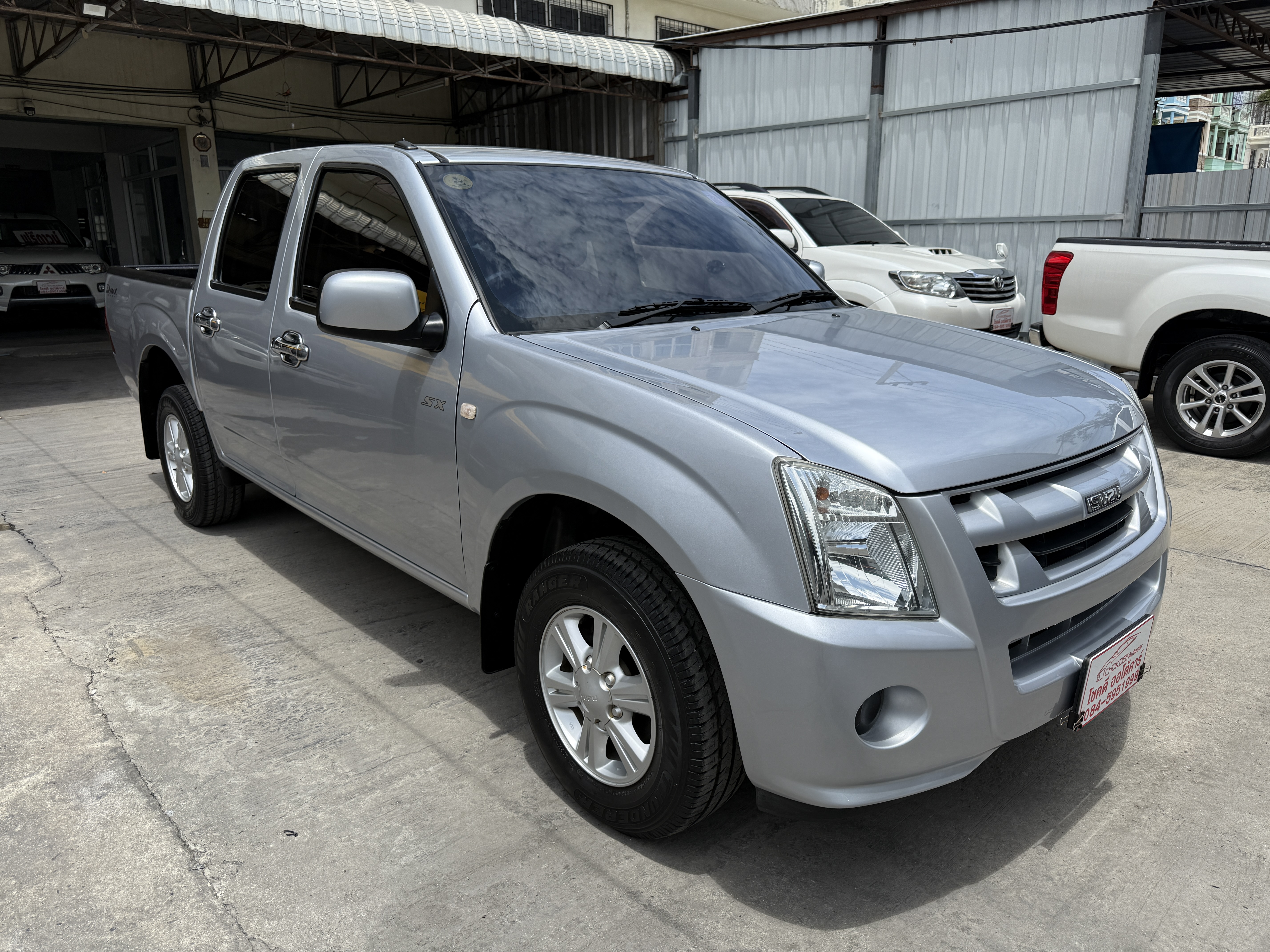 Isuzu Dmax 4ประตู SX 2.5 2010 เงิน