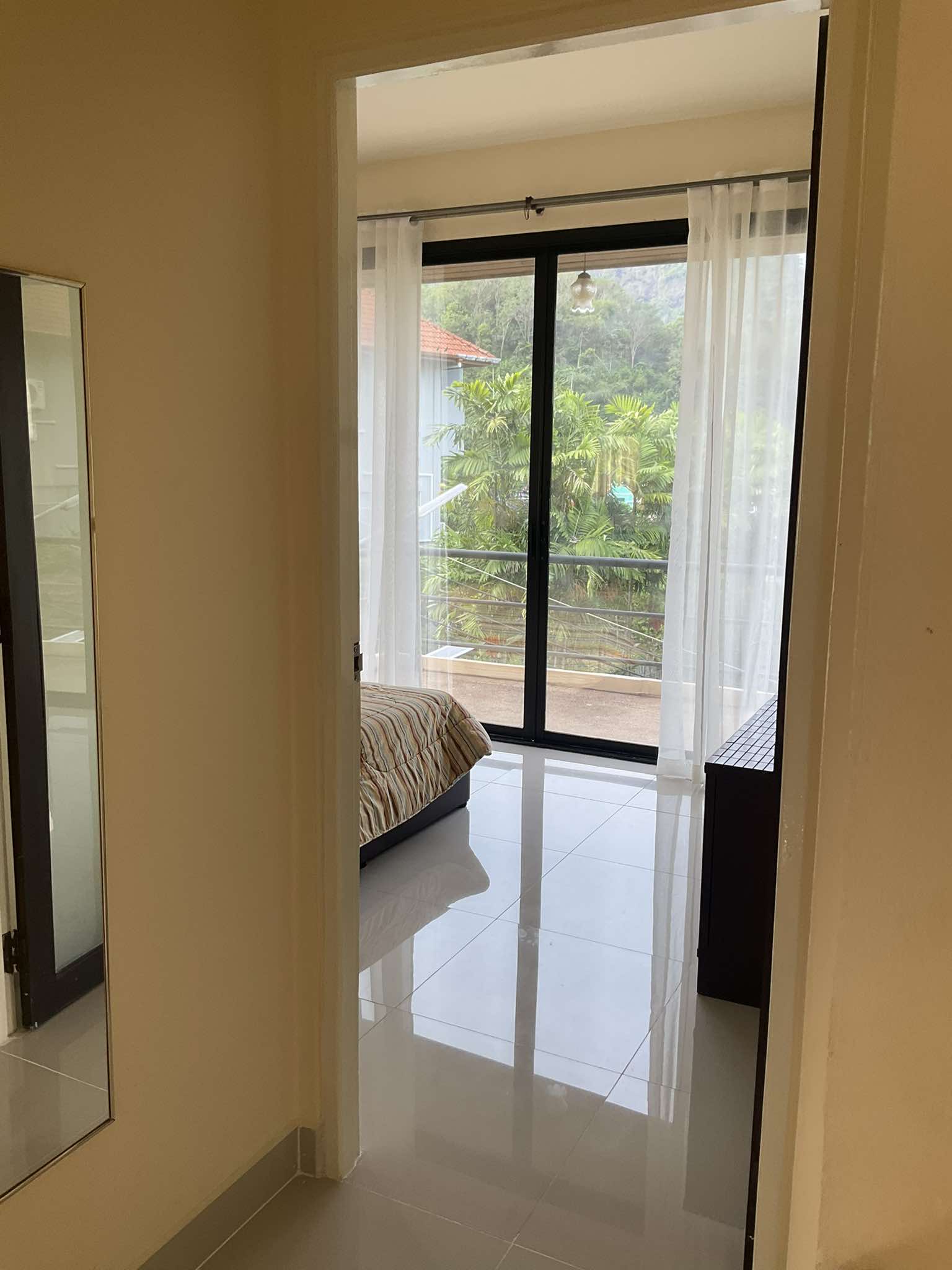 For Rent : Kuku, 3-Story Detached House, 4 Bedrooms 4 Bathrooms