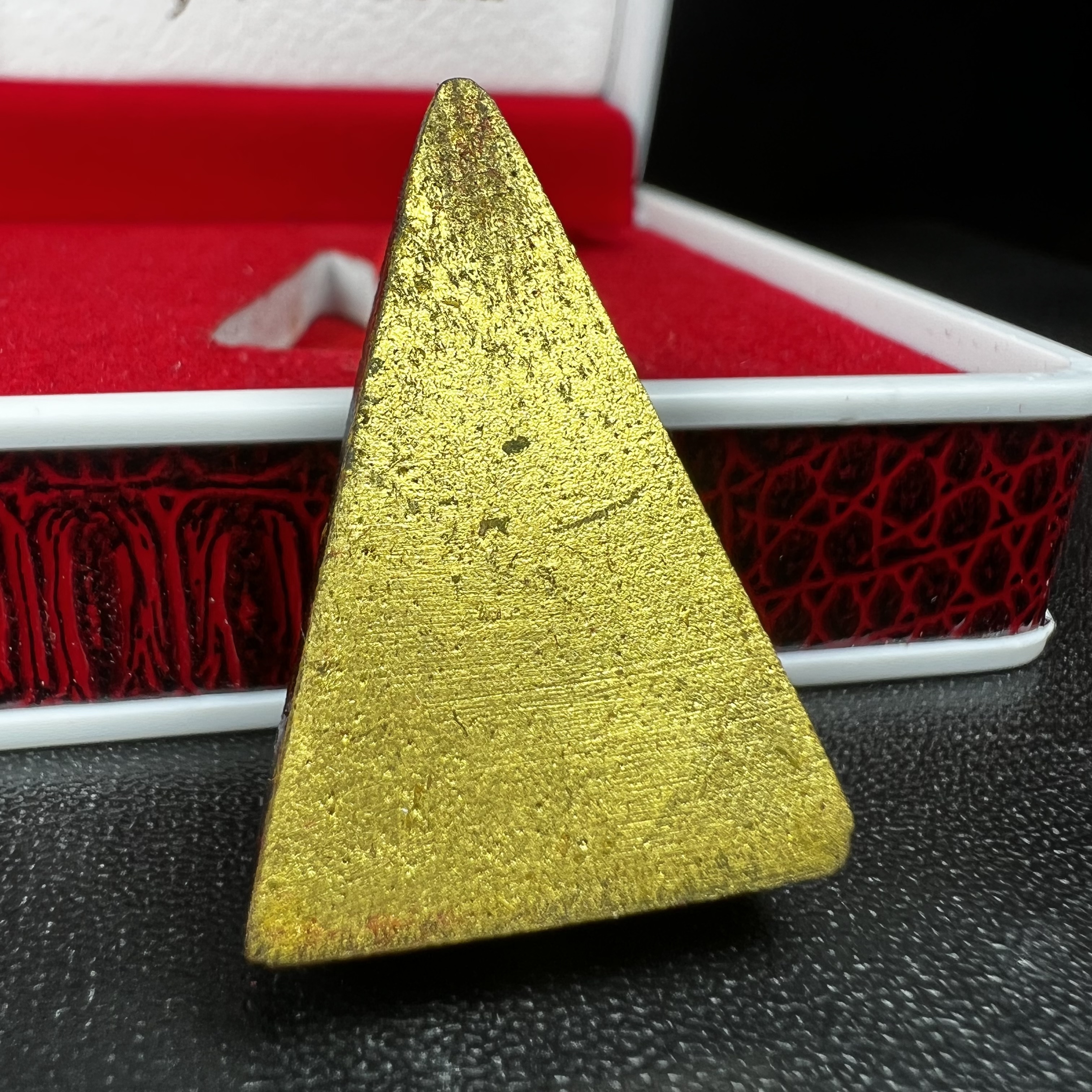 พระกำลังแผ่นดิน พระราชทาน วัดบวรนิเวศวิหาร ปี2539 พิมพ์ใหญ่ กรรมการ (ในหลวง รัชกาลที่ 9 พระราชทานมวลสารจิตรลดา)นิยมหายาก