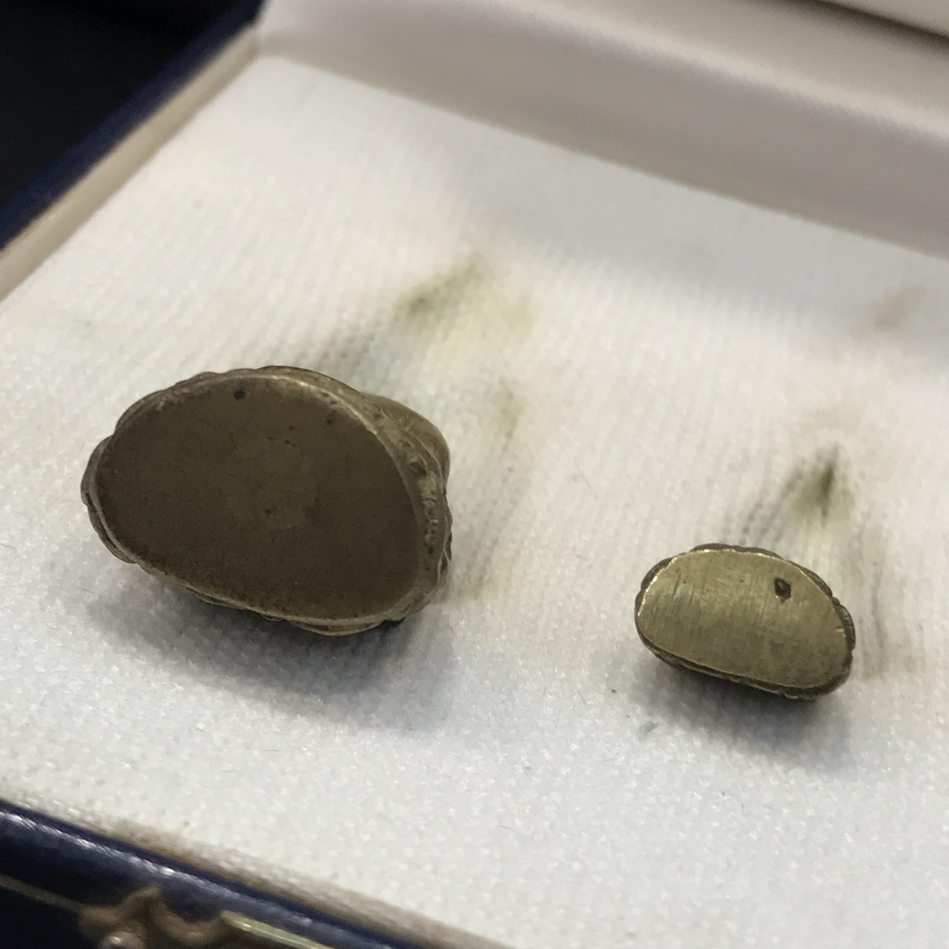 พระกริ่ง-พระชัยวัฒน์ไพรีพินาศ วัดบวรนิเวศวิหาร รุ่นผ้าป่าสิงห์บุรี ปี2528(กล่องหนังนิยม)