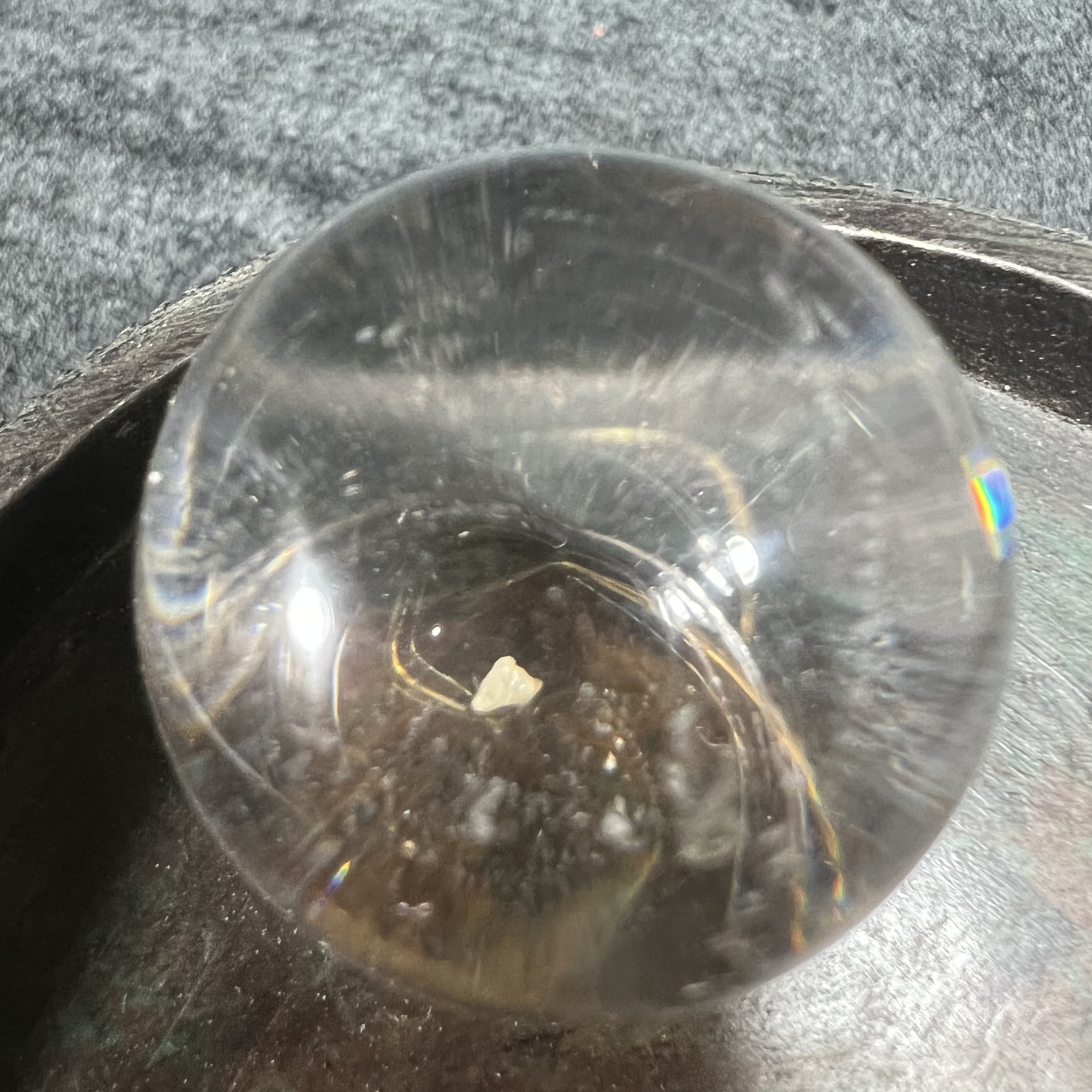 พระพุทธนรสีห์ จปร.+ภปร. ครบรอบ 100 ปี ธนาคารไทยพาณิชย์ ปี 2550 พระบูชาหน้าตัก 5 นิ้ว 2 ถอด(พร้อมตลับพระธาตุ) สมเด็จพระเทพรัตนราชสุดาฯ เสด็จเป็นองค์ประธานในพิธีเททอง(พุทธศิลป์งดงาม)ด้านหน้าฐานประดับด้วยตราสัญลักษณ์พระปรมาภิไธยย่อ