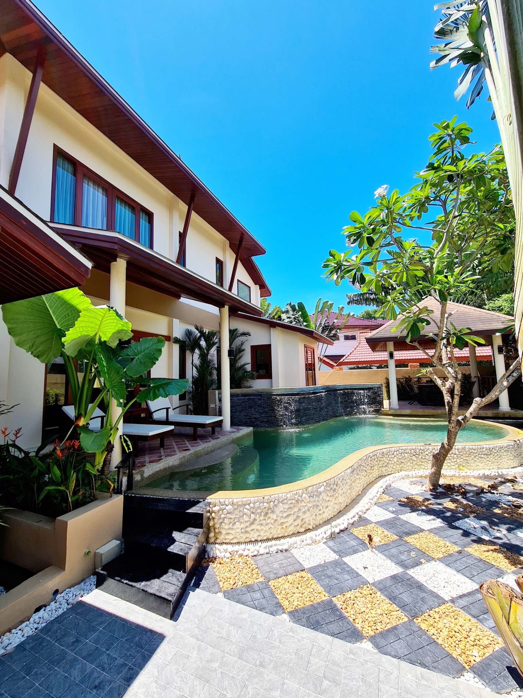 For Rent : Rawai, Stand alone pool villa, 3 bedrooms 4 bathrooms